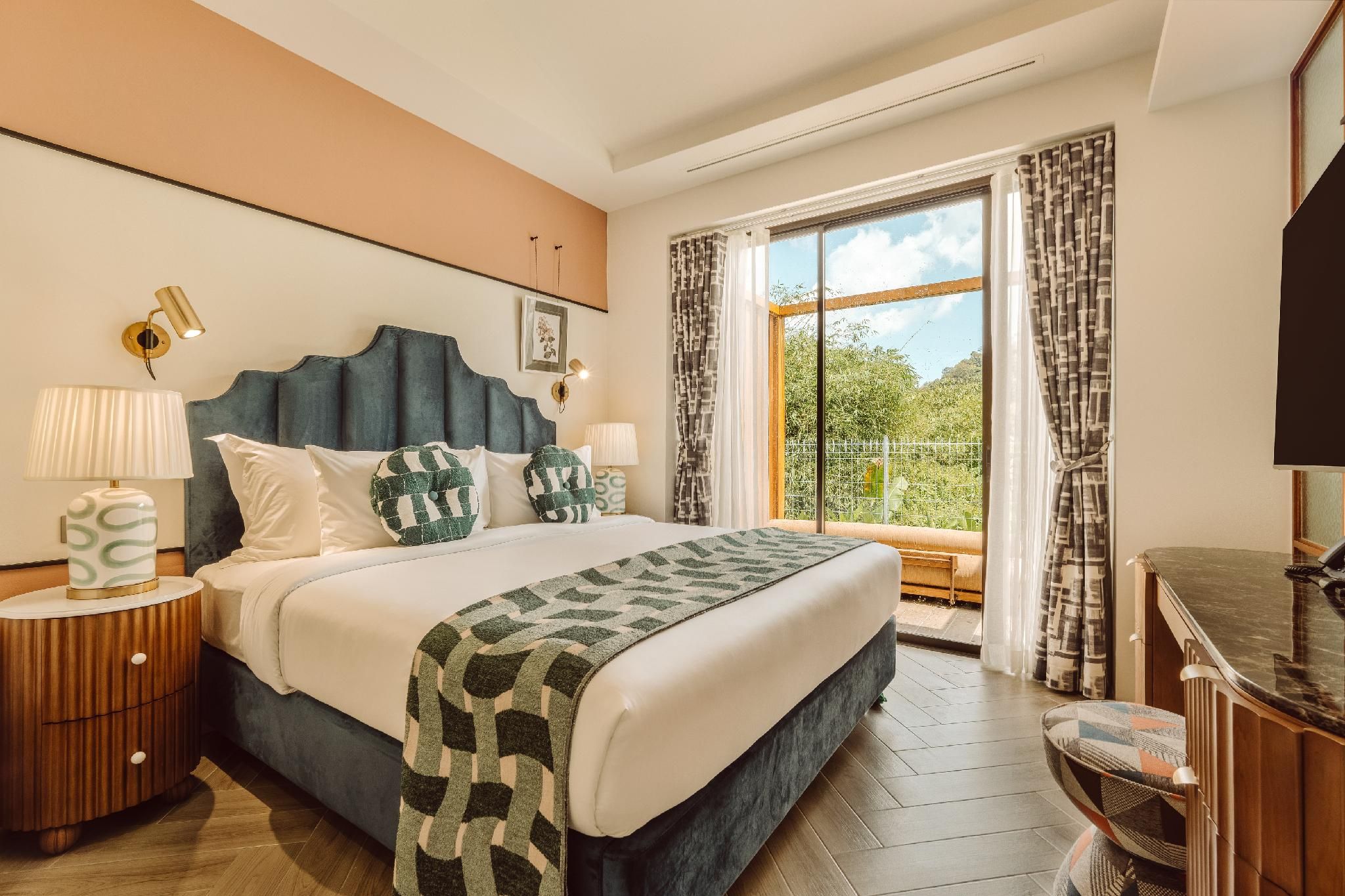 Two-Bedroom Lagoon Villa - Up to 8 Guests - Free Drop-off Airport Transfer