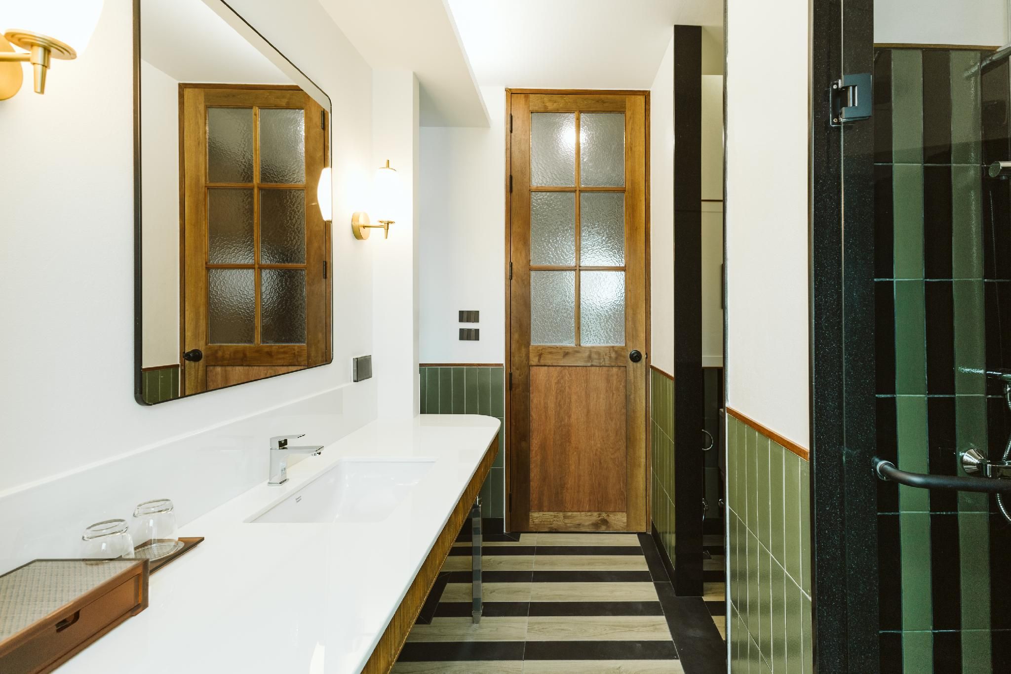 One-Bedroom Lagoon Suite Villa - Free Drop-off Airport Transfer