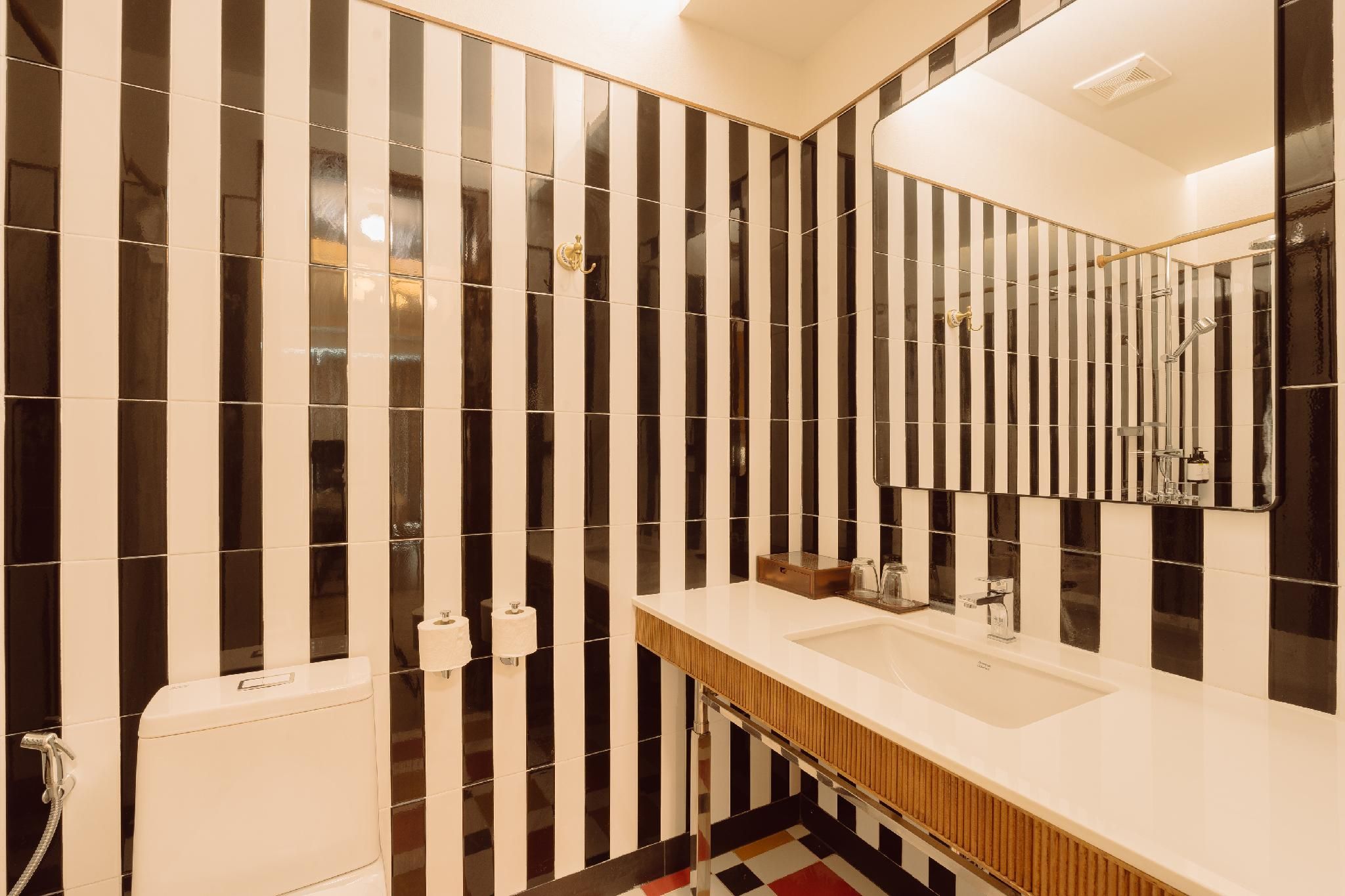 Two-Bedroom Lagoon Suite Villa - Up to 4 Guests - Free Drop-off Airport Transfer