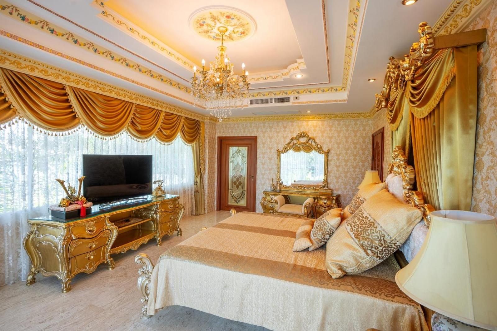 The Penthouse Seaview Rawai - Free Airport Pick Up Presidential Suite