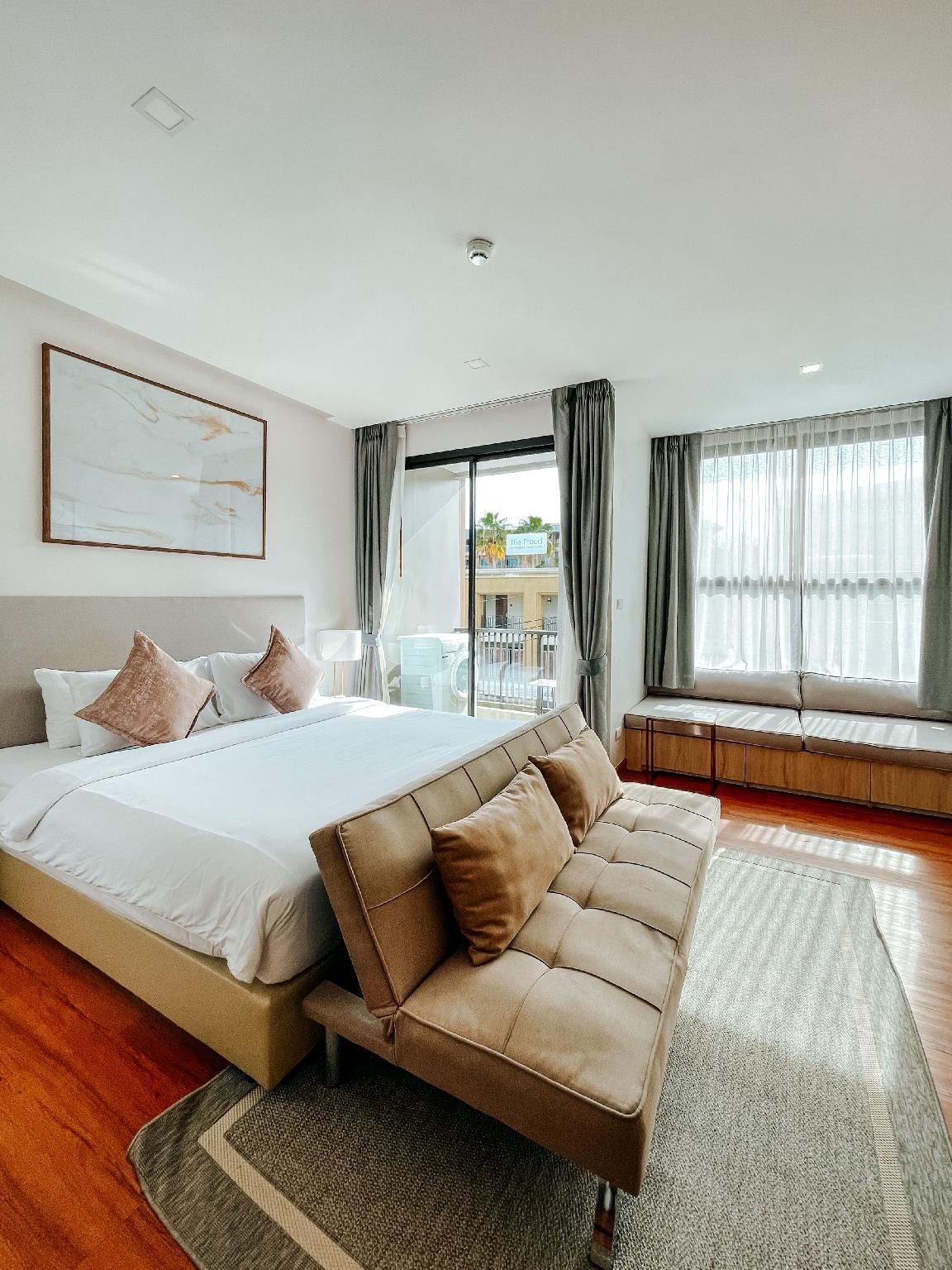 Classic One-Bedroom Apartment