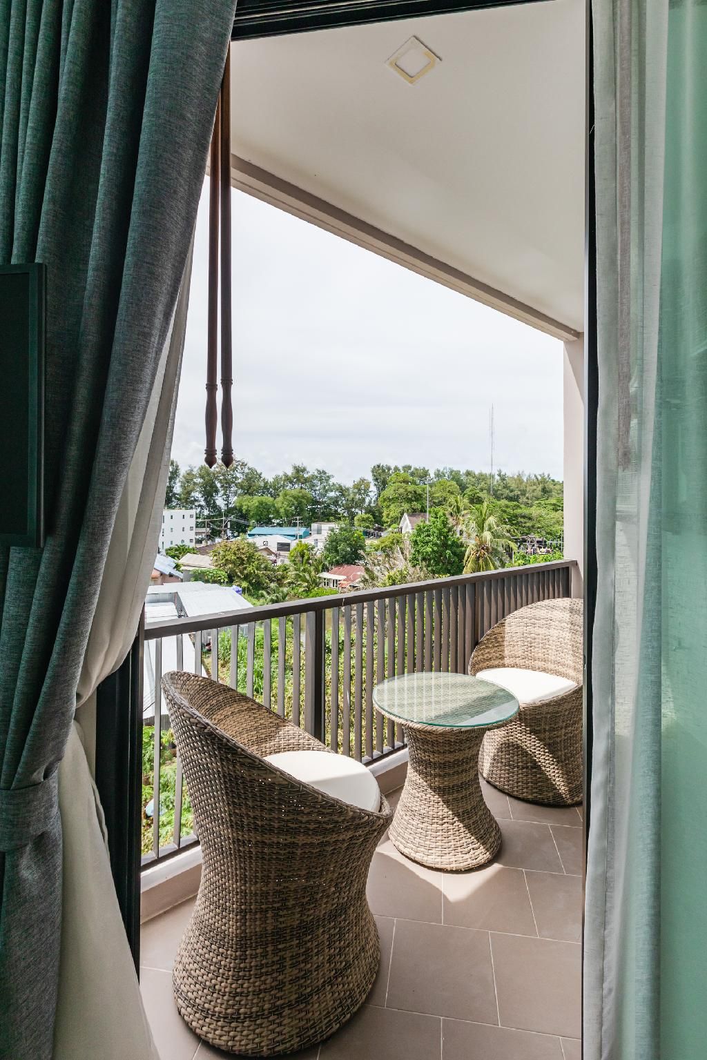 Deluxe 2-Bedroom Apartment