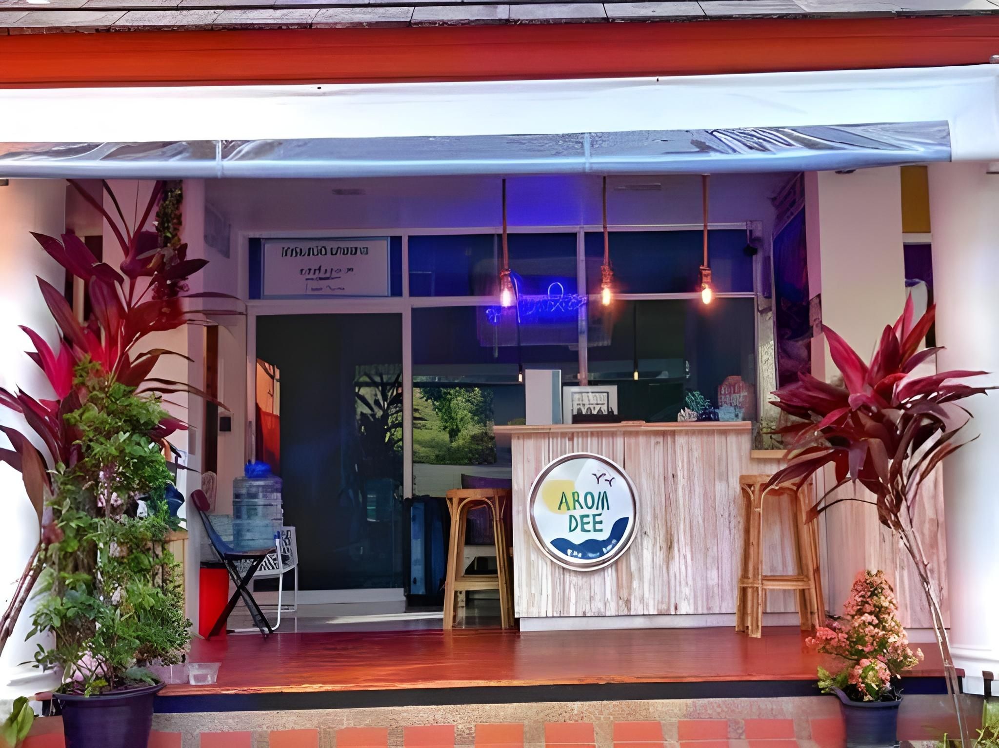 Aromdee @Naithon Beach