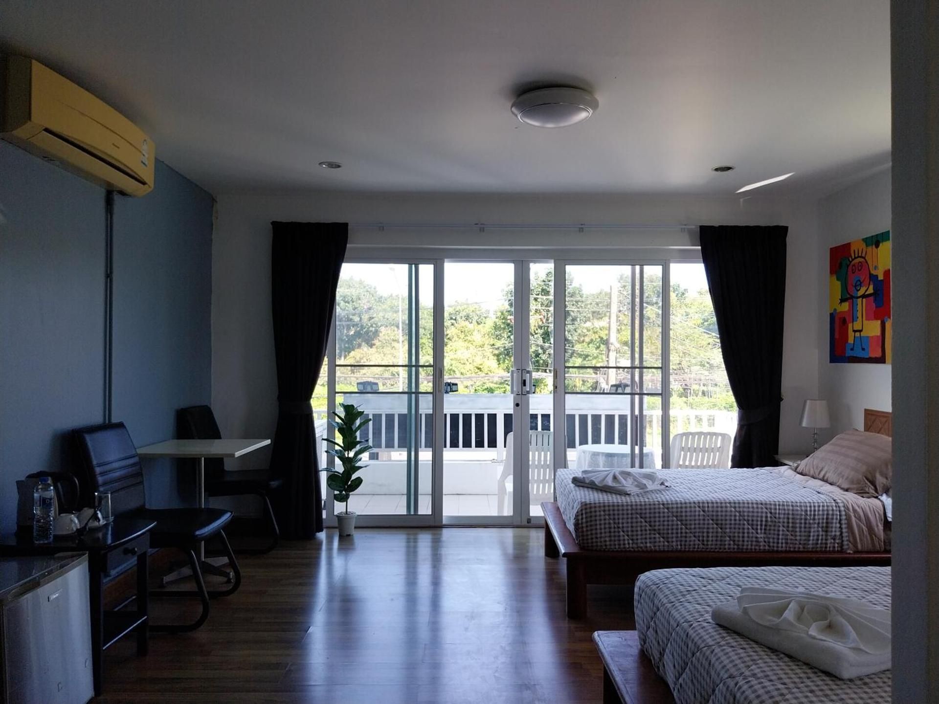 Deluxe Double or Twin Room with City View