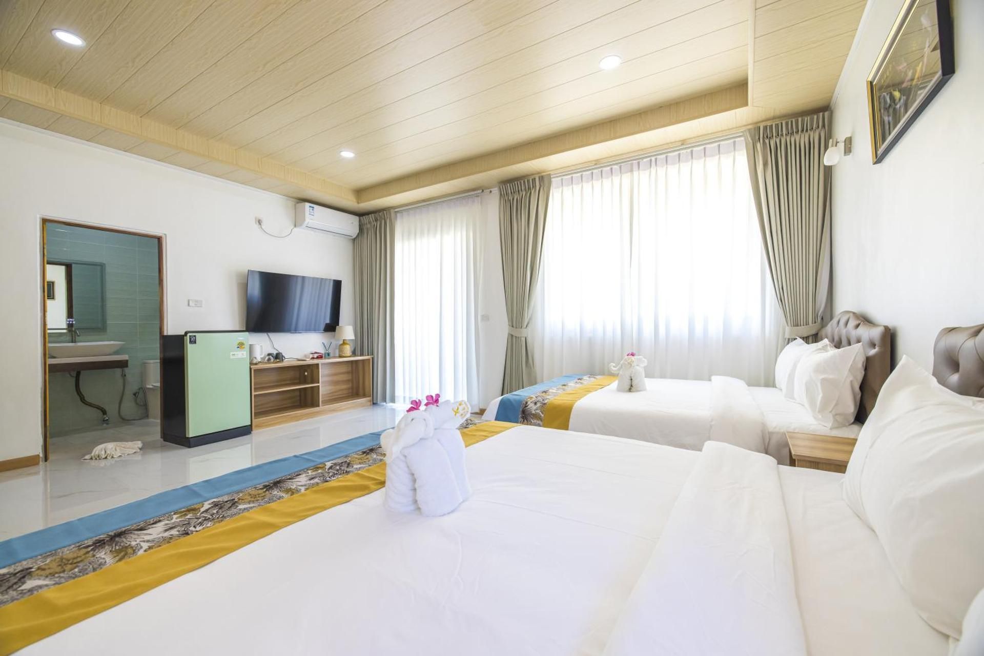 Deluxe Queen Room with Two Queen Beds