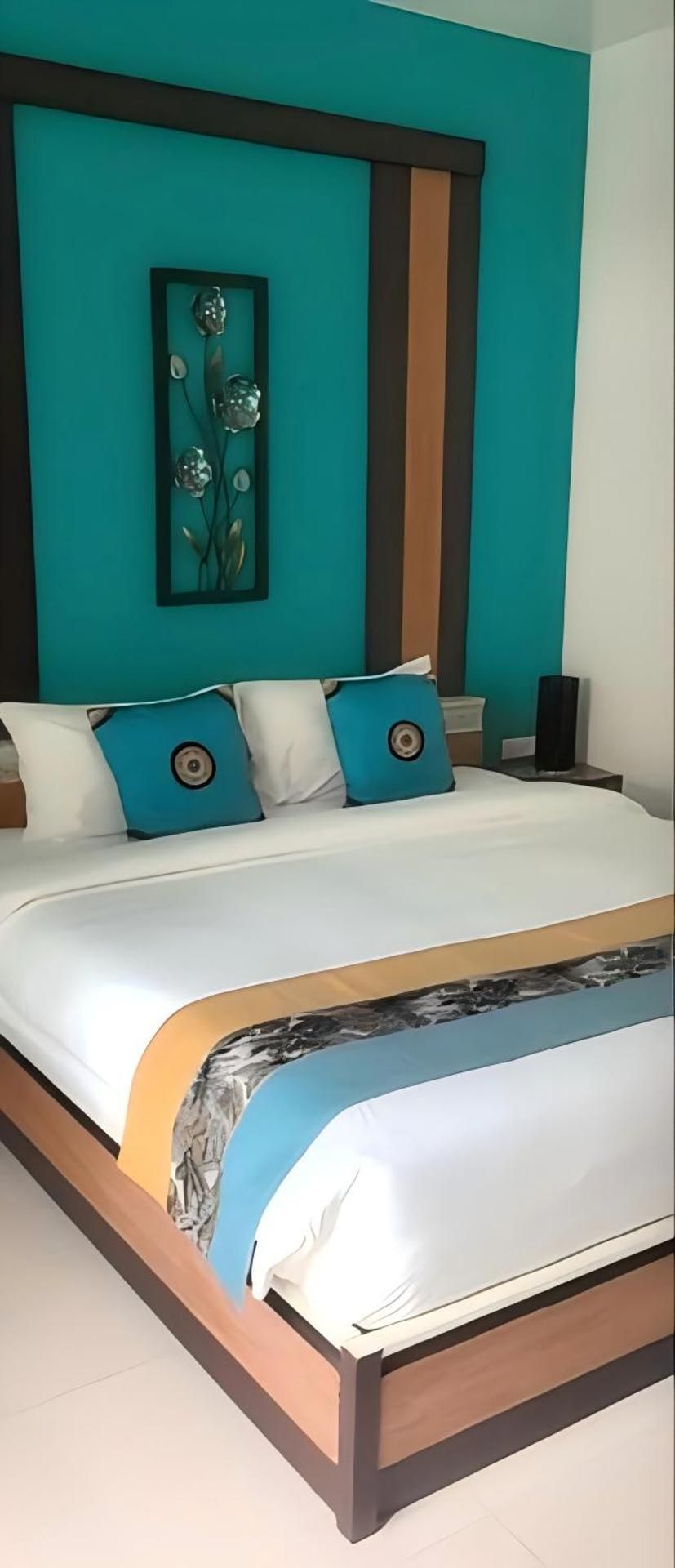 Queen Room with Pool View