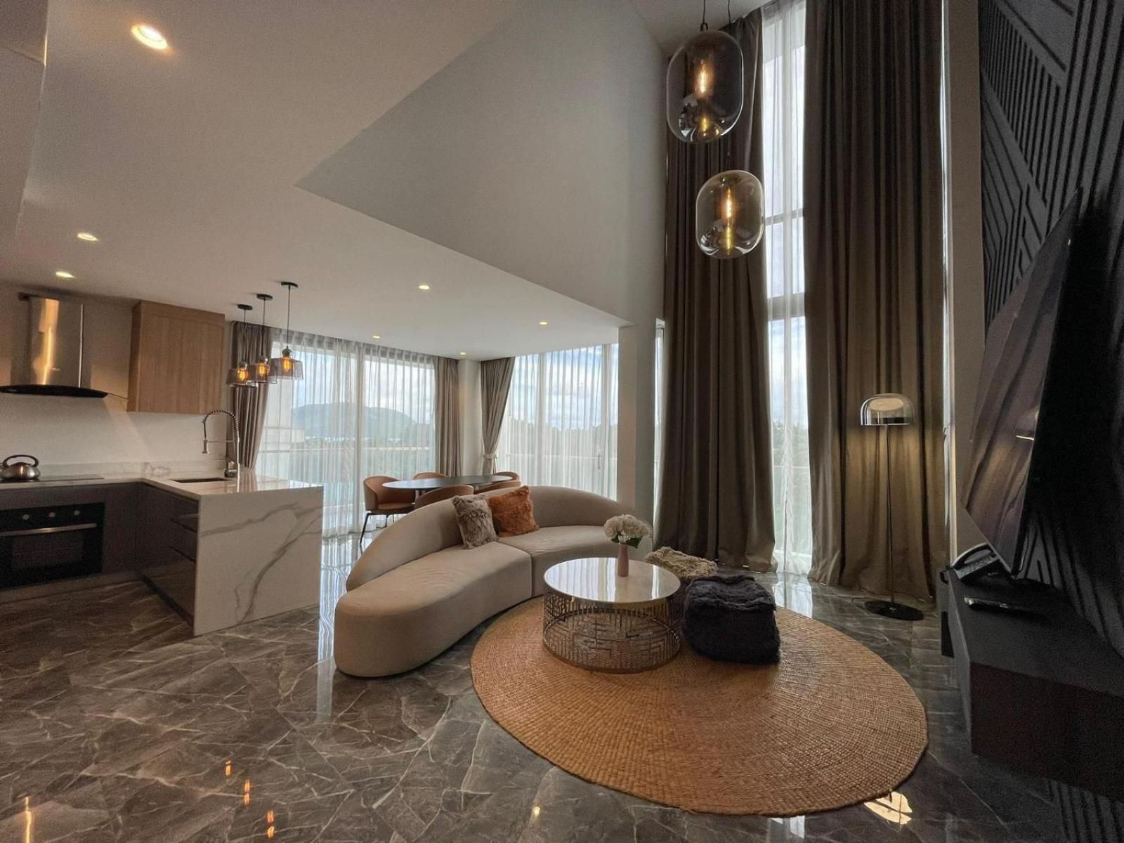 Three-Bedroom Apartment with Ocean View