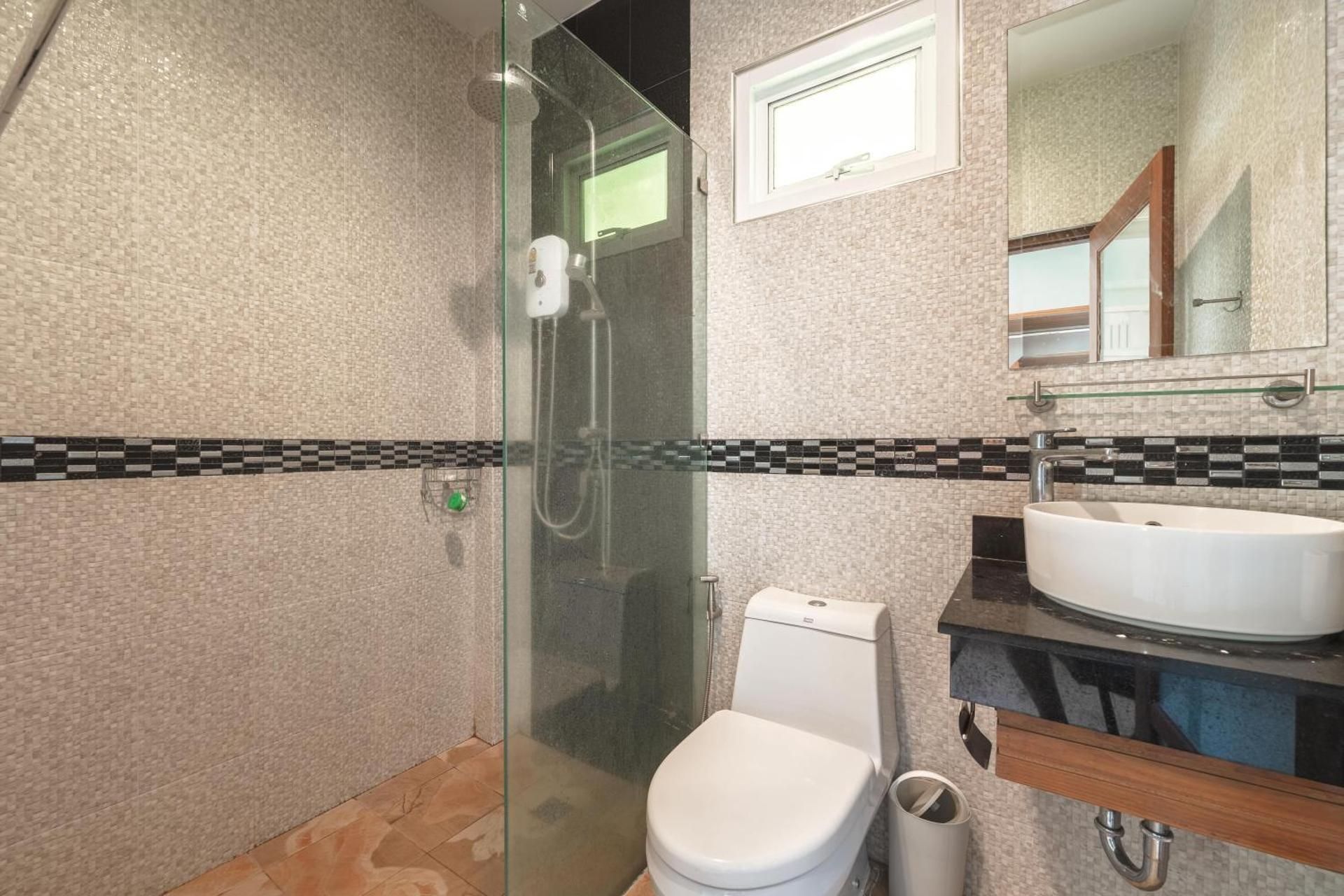 Little Kamala Hill King Room with Balcony 3