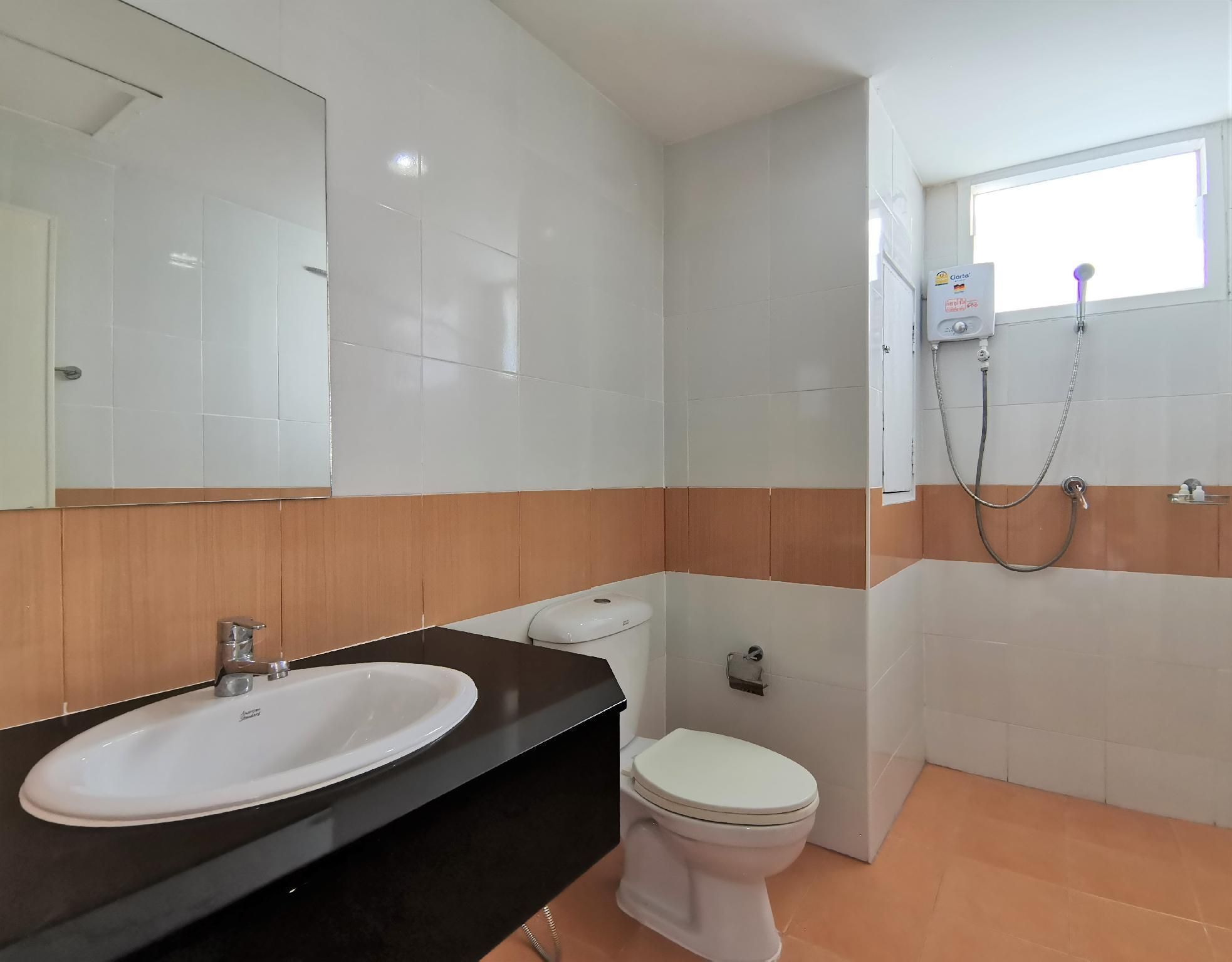 Sure Guesthouse Standard Twin Room 2