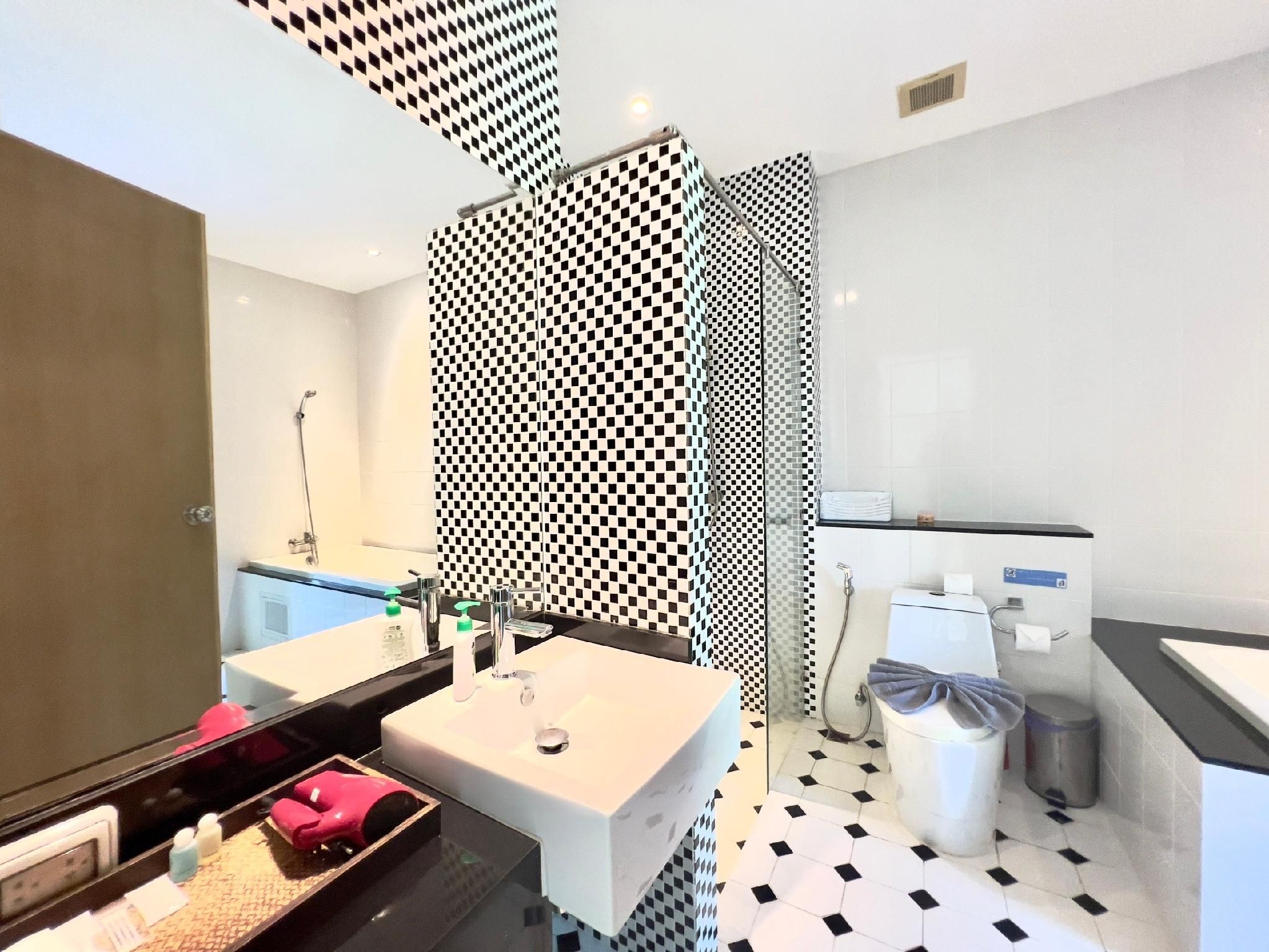 Standard - 1 Double Bed with Balcony