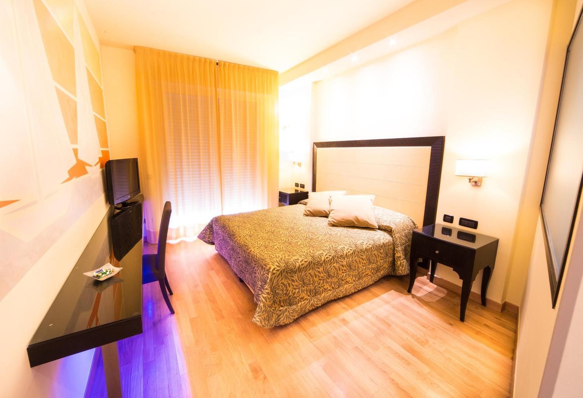 Queen Double Room with Spa Bath