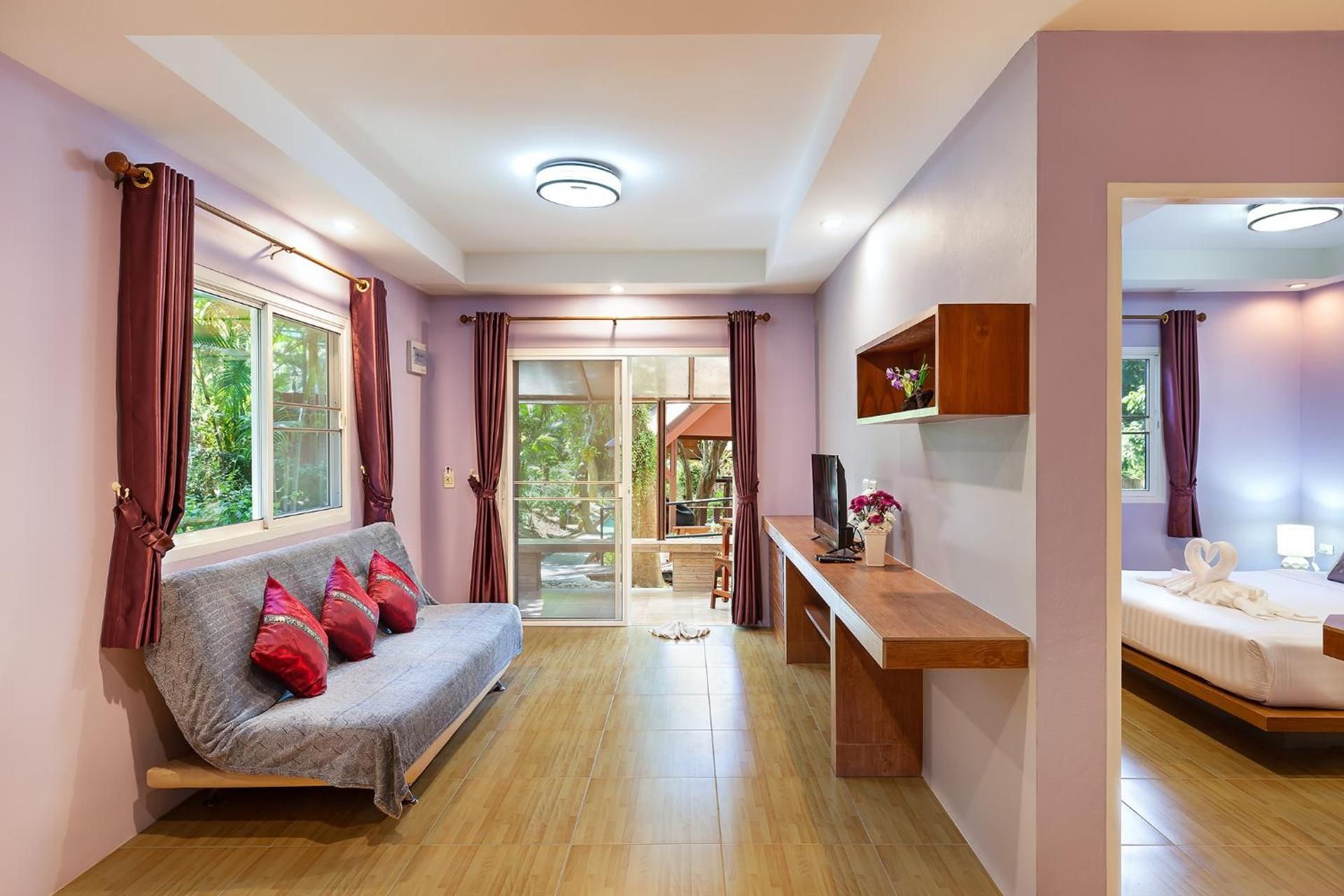 Apartment with Garden View