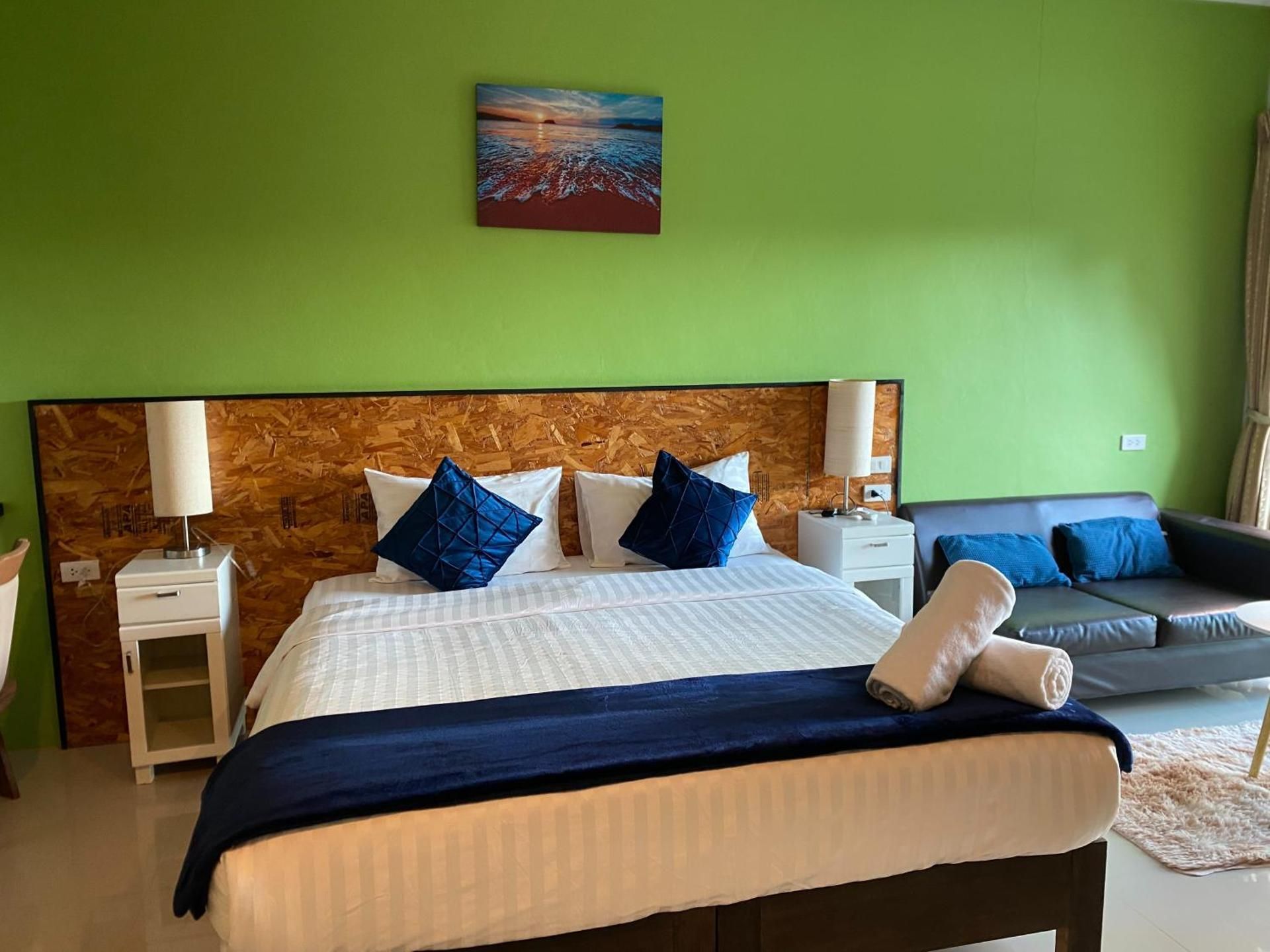Deluxe Queen Room