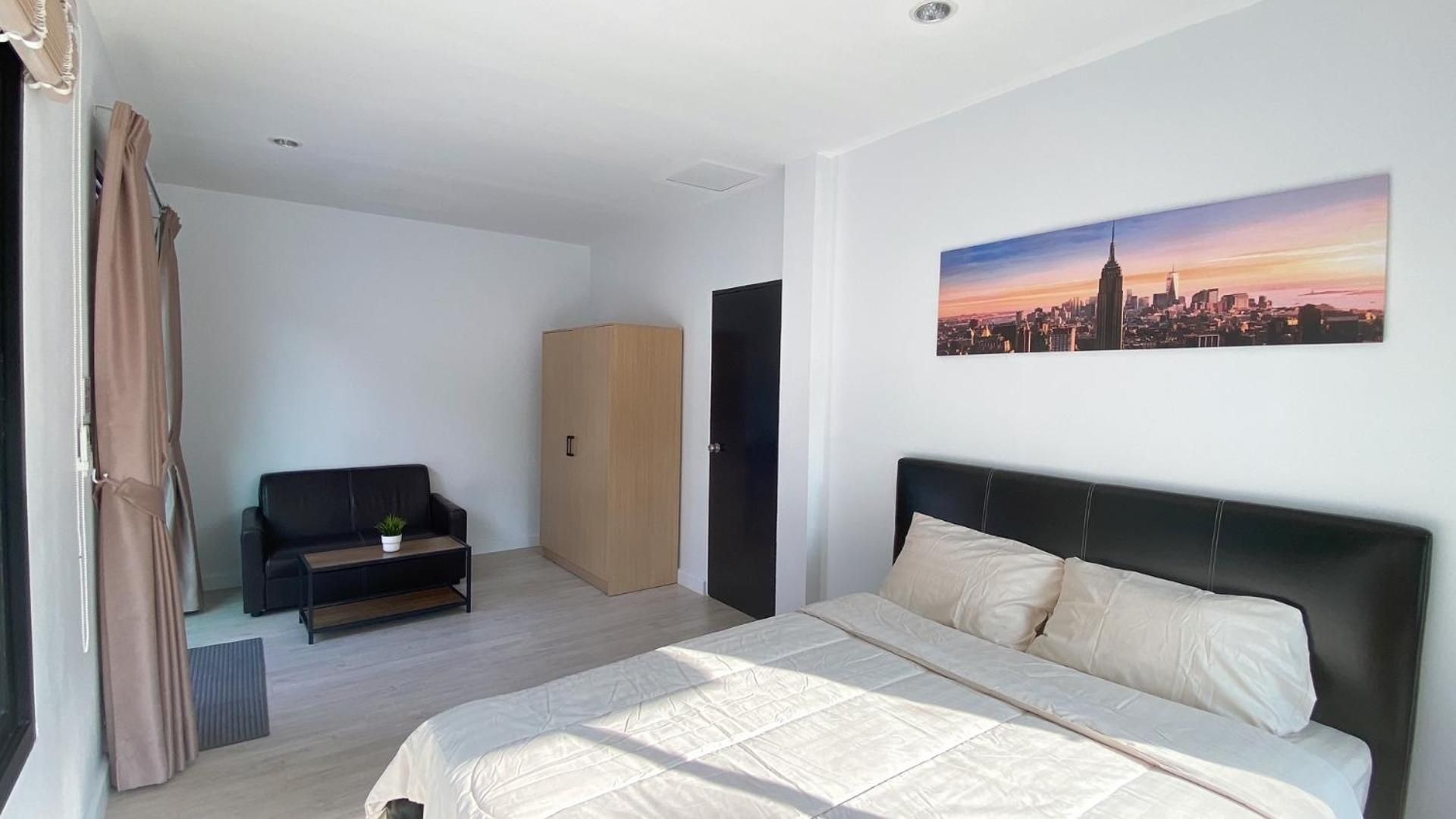 Deluxe Queen Room