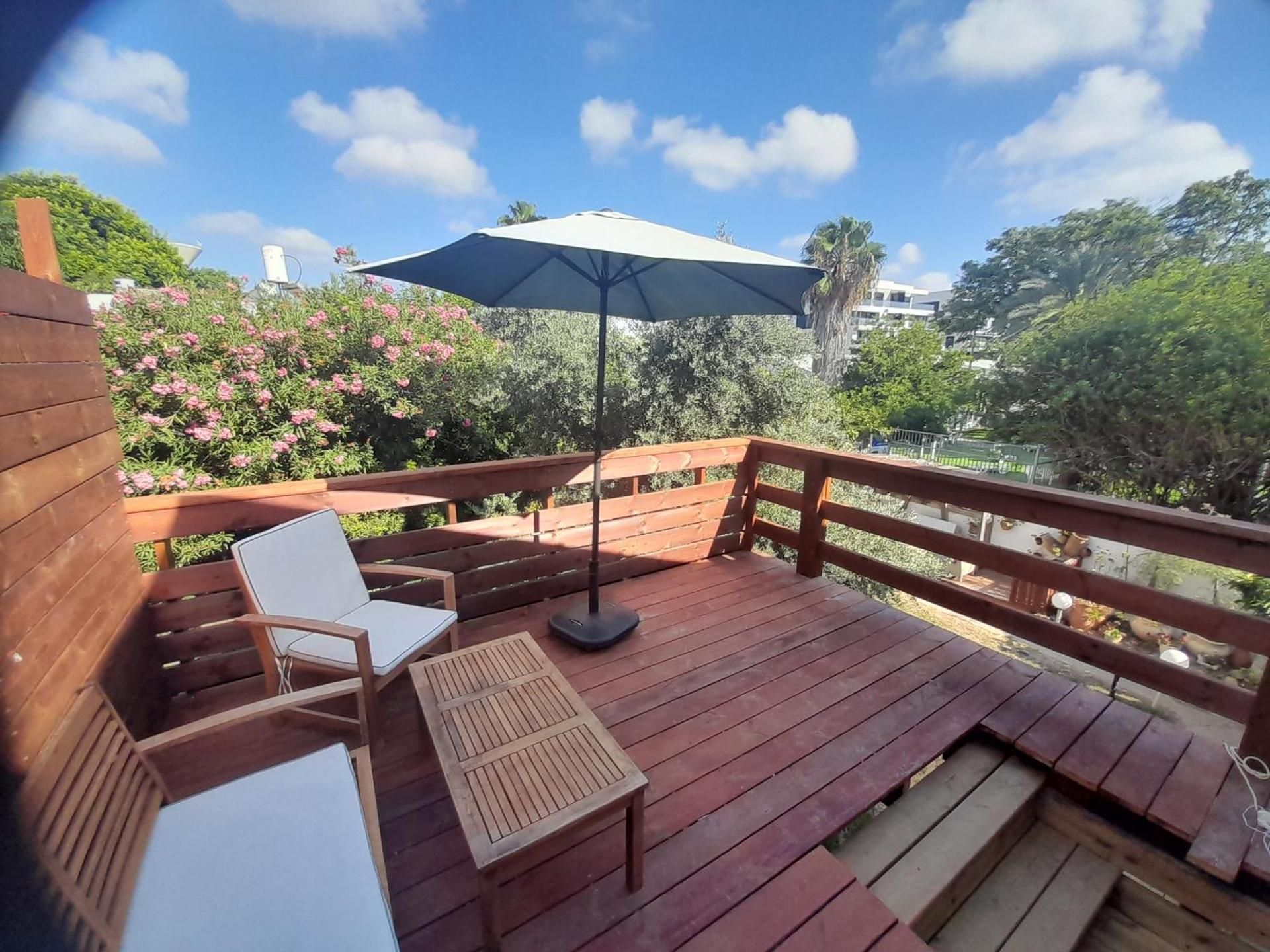 Czarina Cabin One-Bedroom Apartment