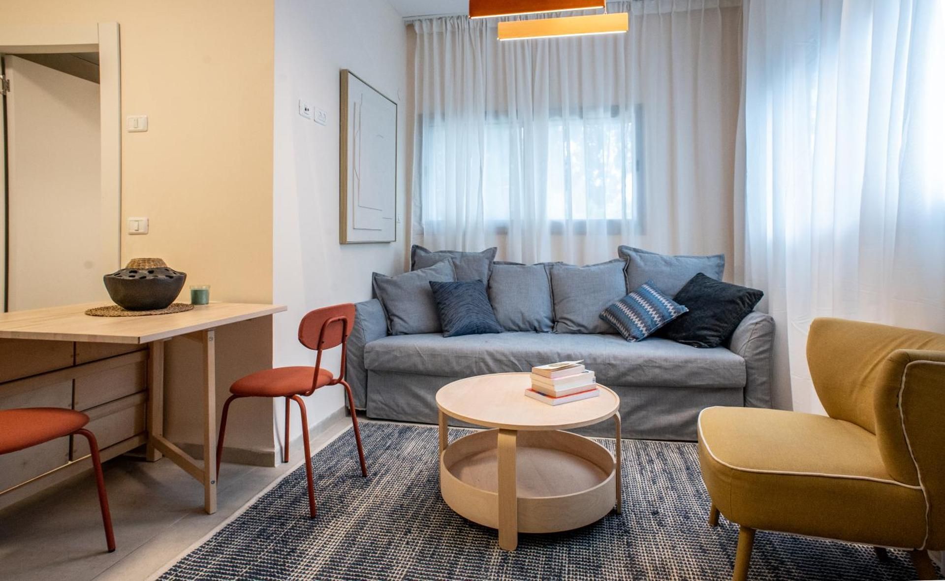 Urban One Bedroom  Apartment - unit 2