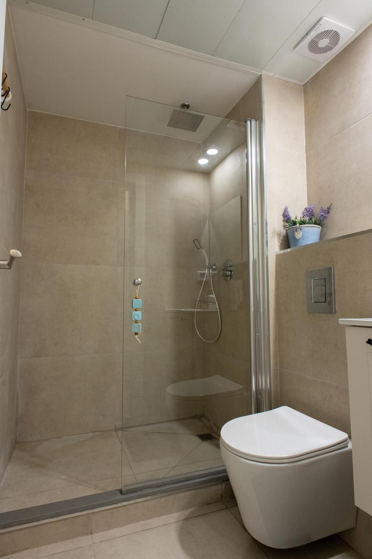 Elegant One bedroom Apartment- unit 3