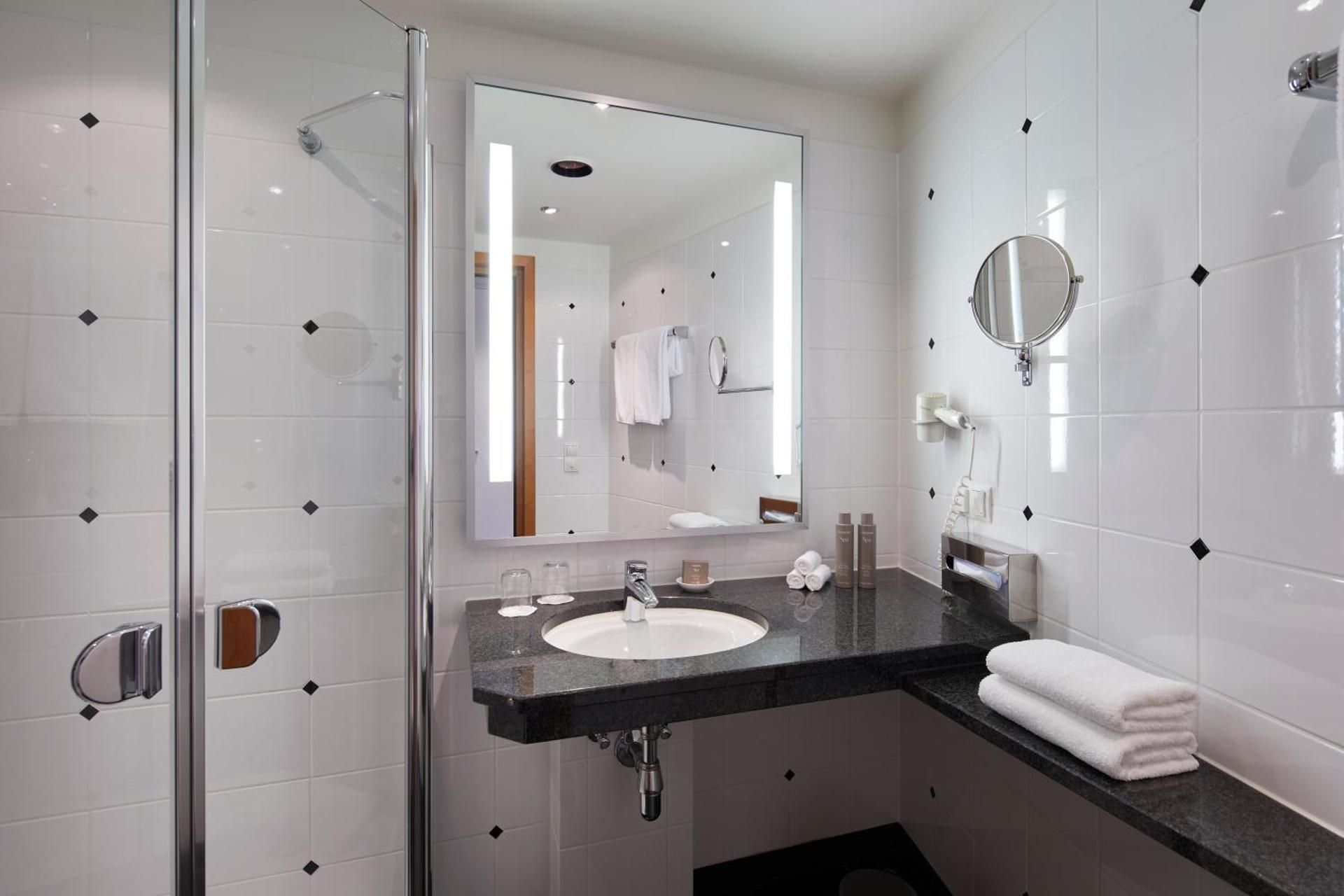 Classic Queen Room