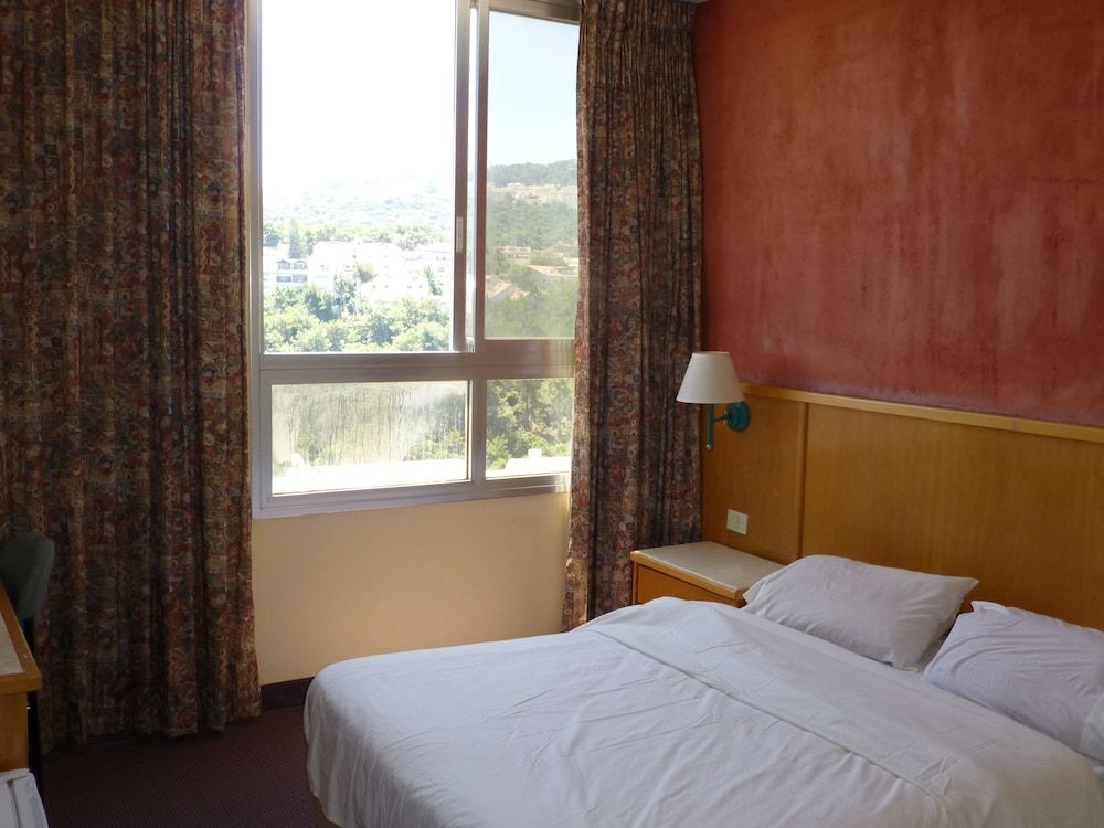 Marom Residence Romema Standard Double or Twin Room