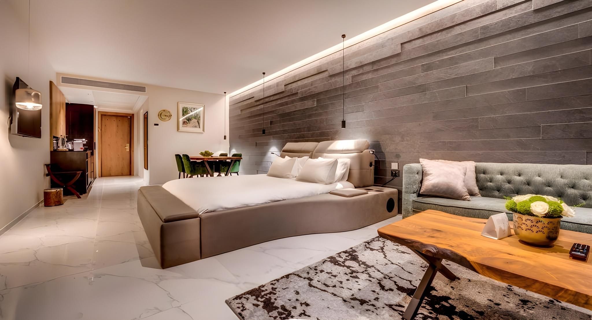 Deluxe Suite Balcony