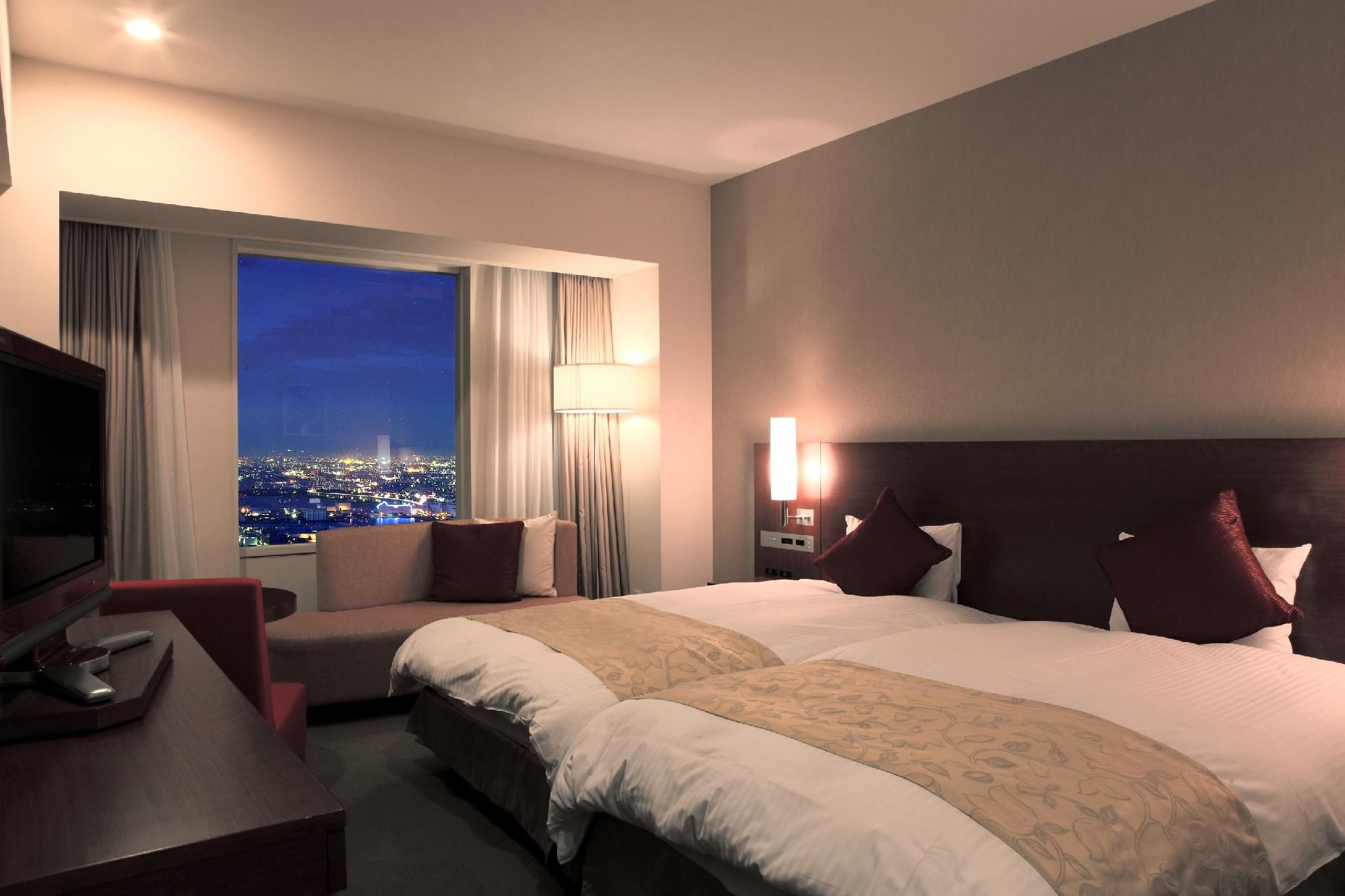 Premier Superior Twin Room - Non-Smoking, 32.6 sqm