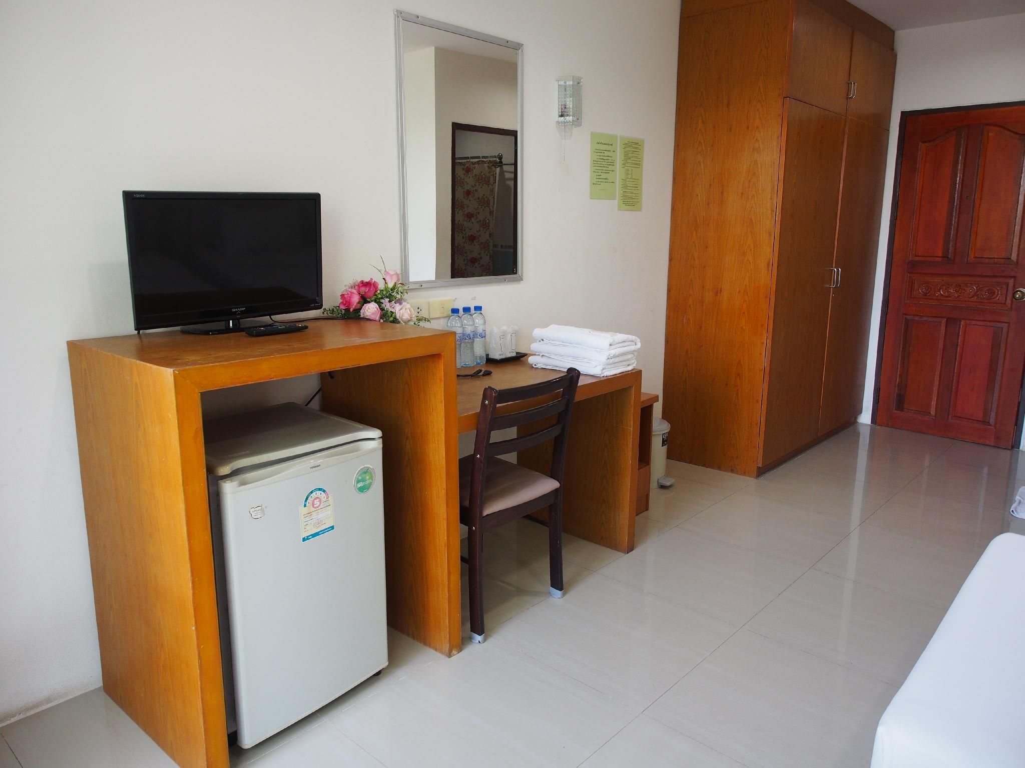 Phetsuwan Hotel Standard Twin Room 2