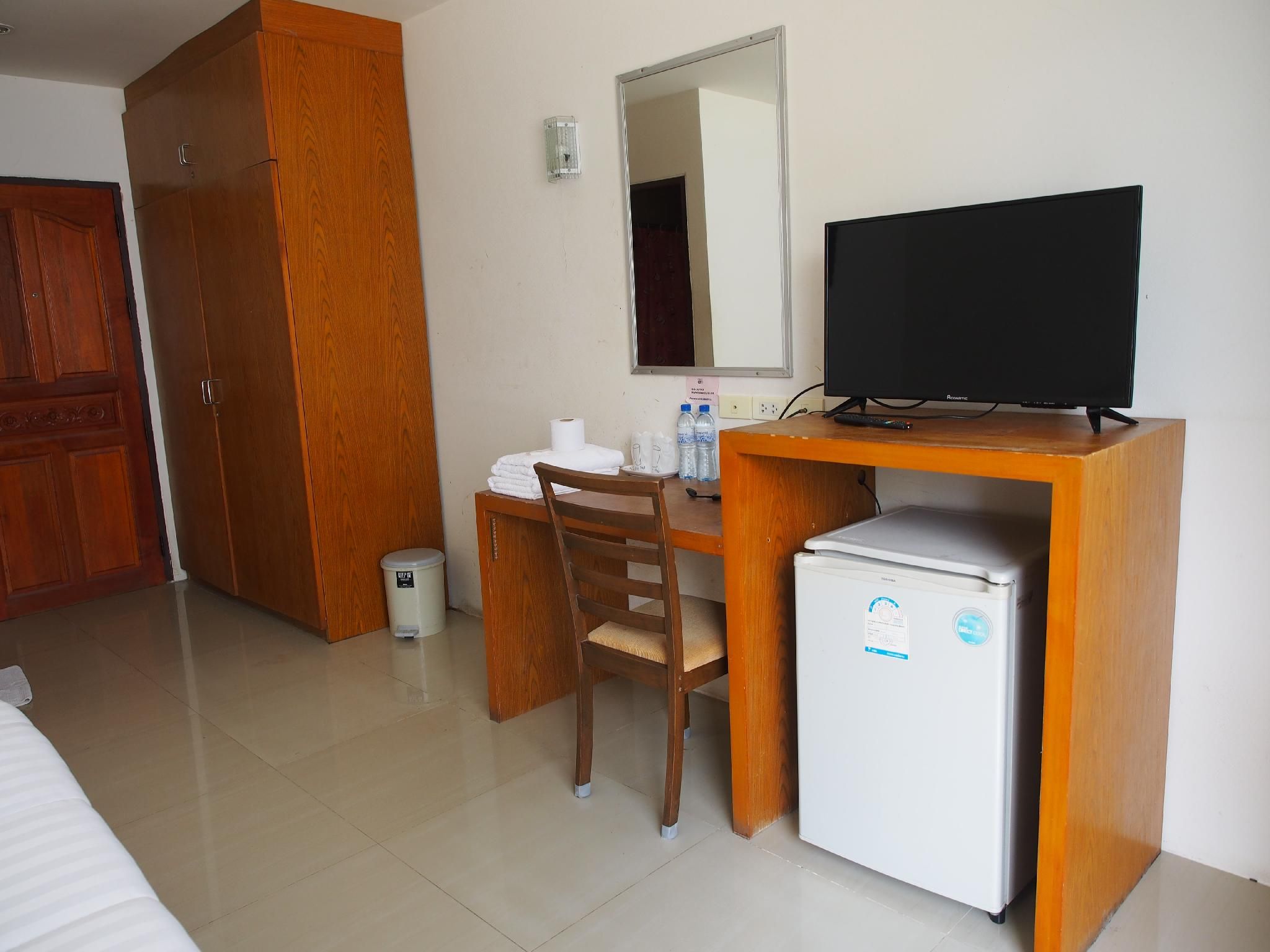 Phetsuwan Hotel Standard Twin Room 3