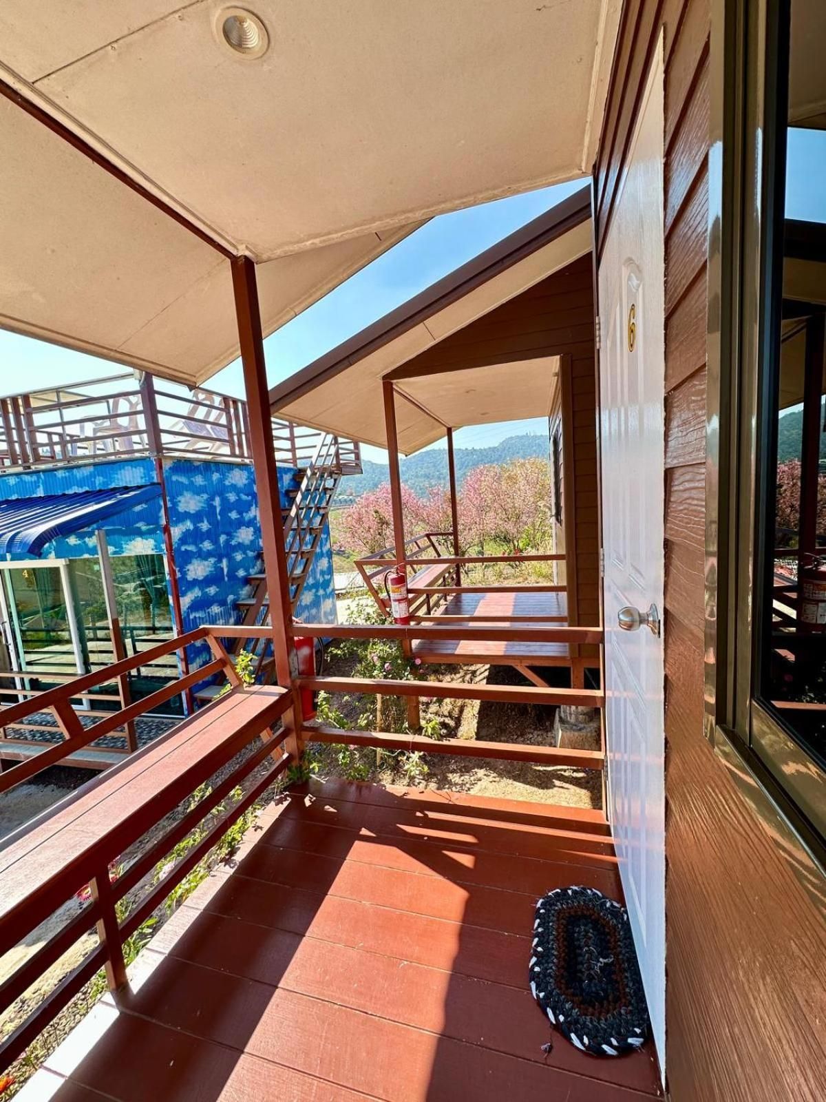 One-Bedroom Bungalow