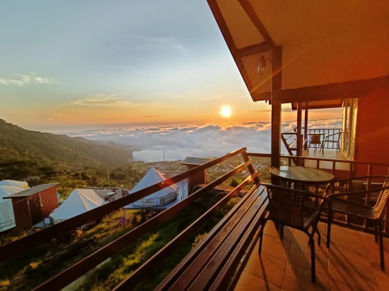 Nuea Tawan @Phu Thap Buek Small House 2