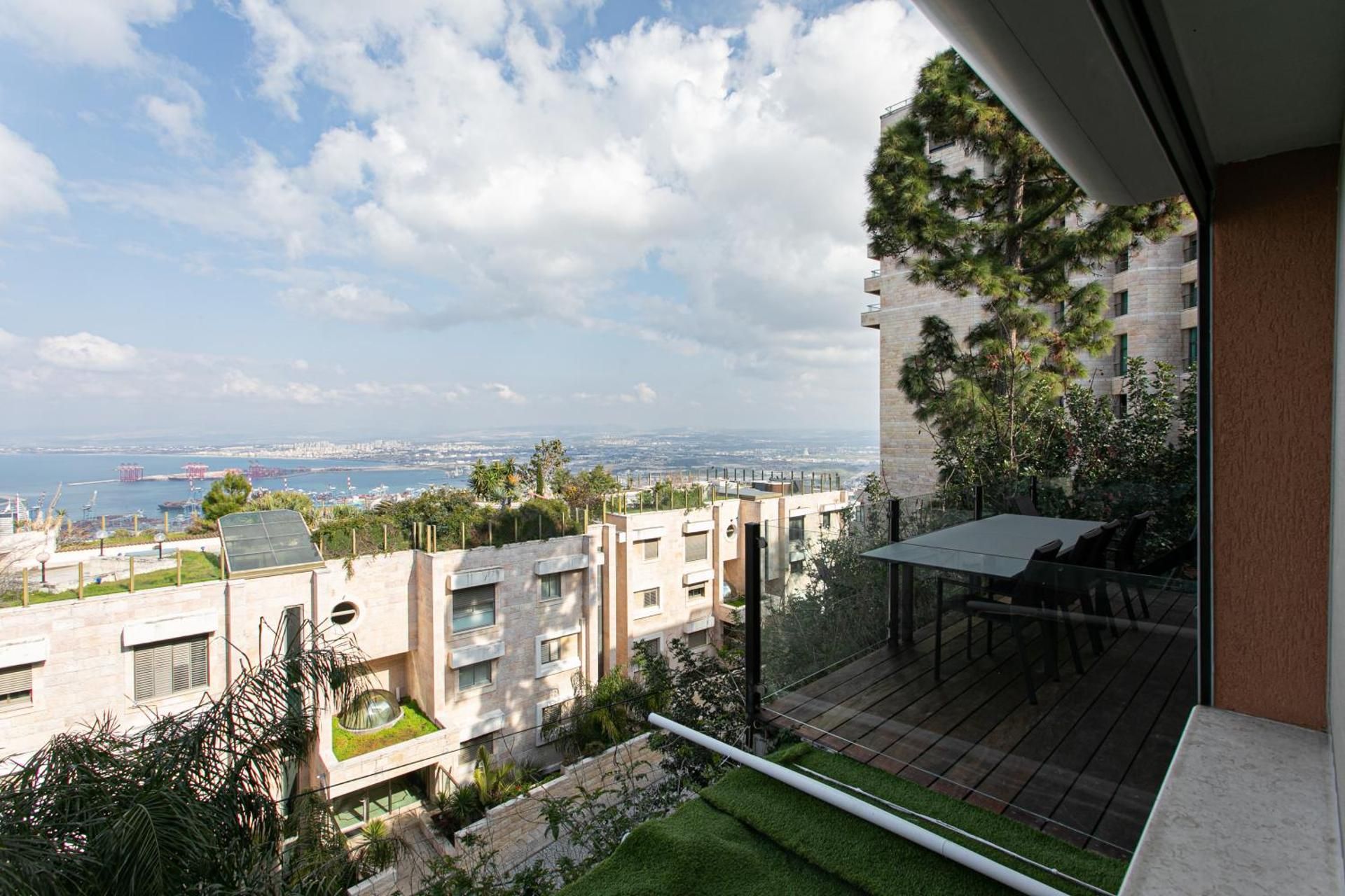 Apartment with Sea View