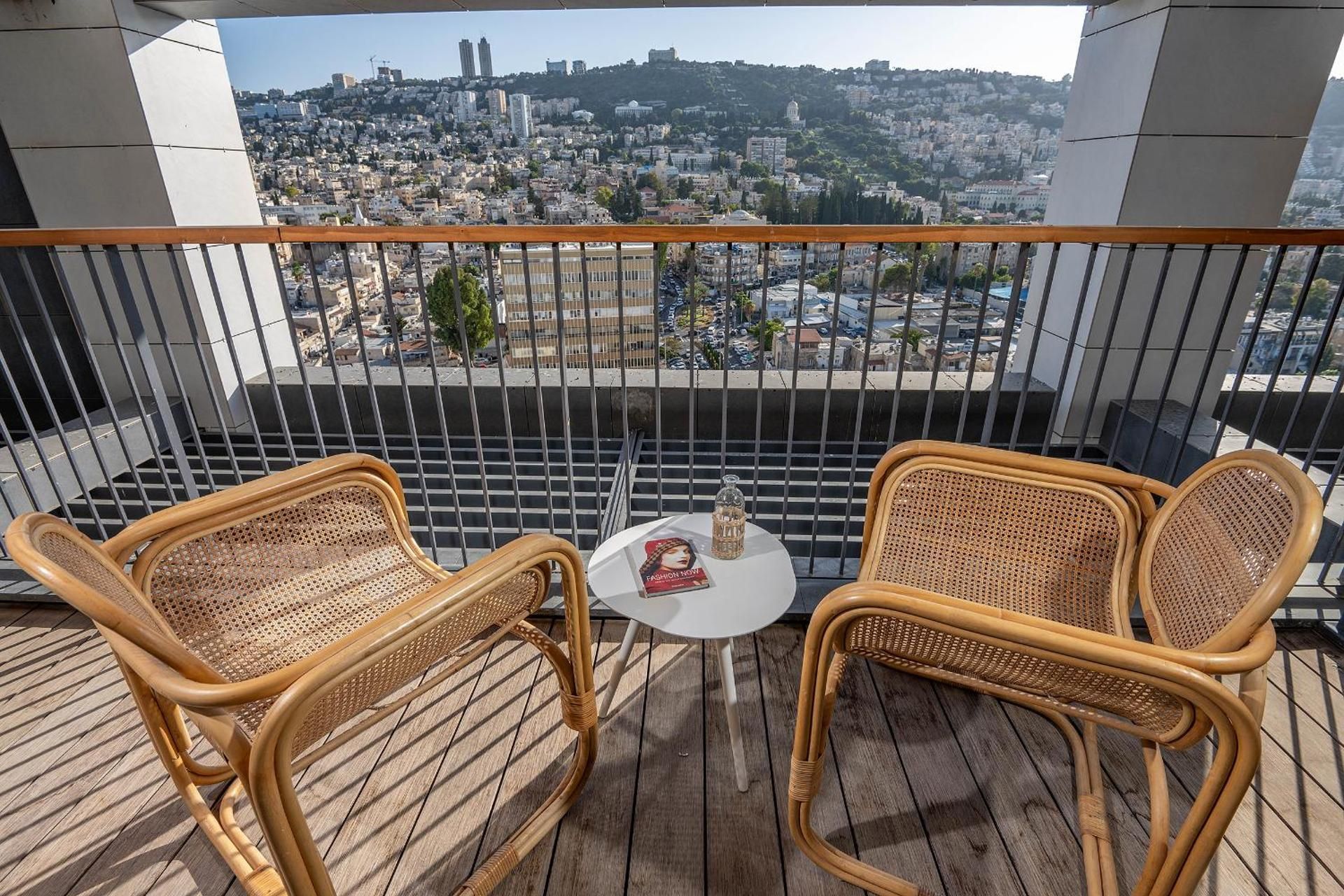 One-Bedroom Apartment with Balcony