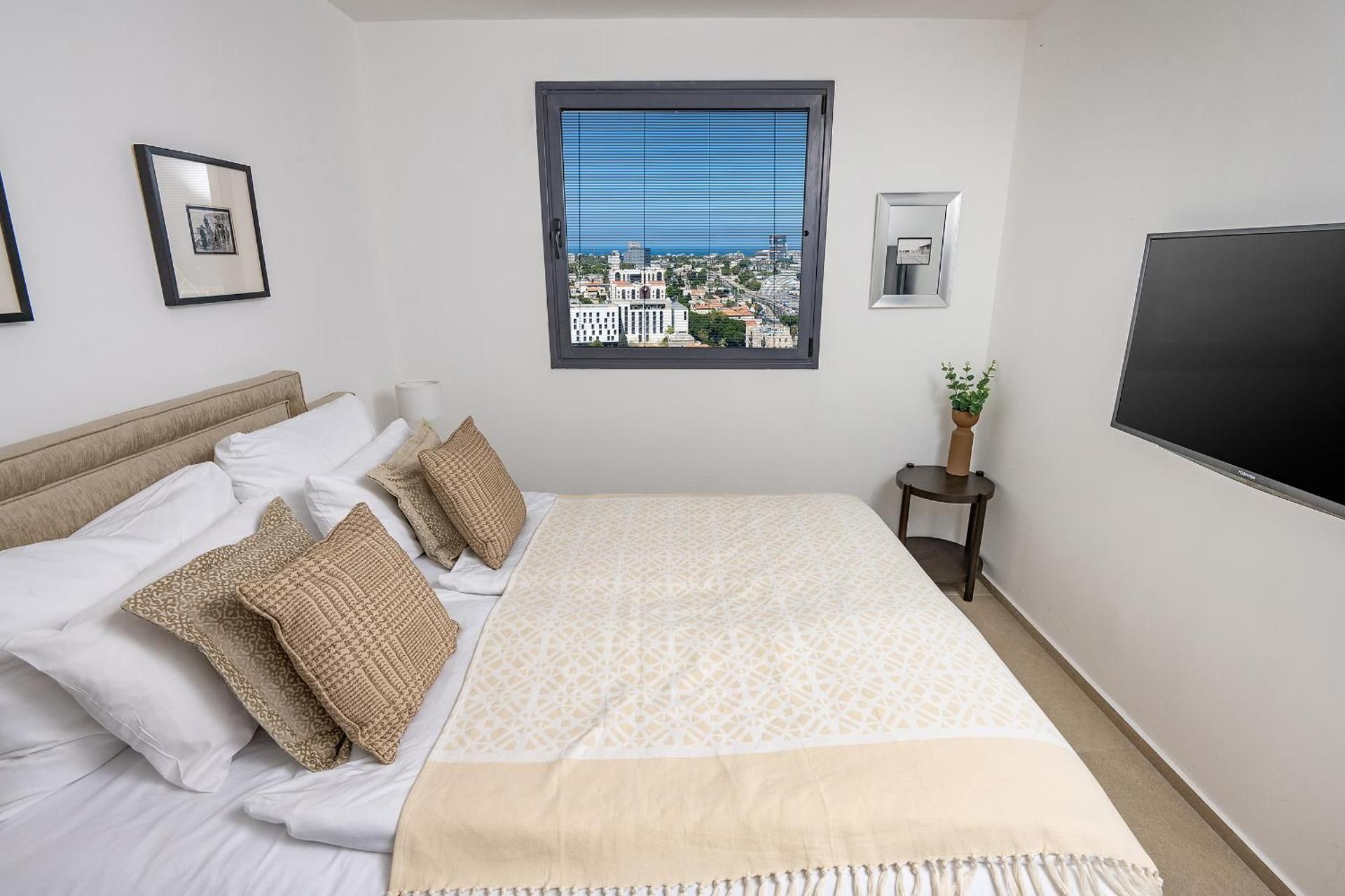 Four-Bedroom Apartment with Balcony