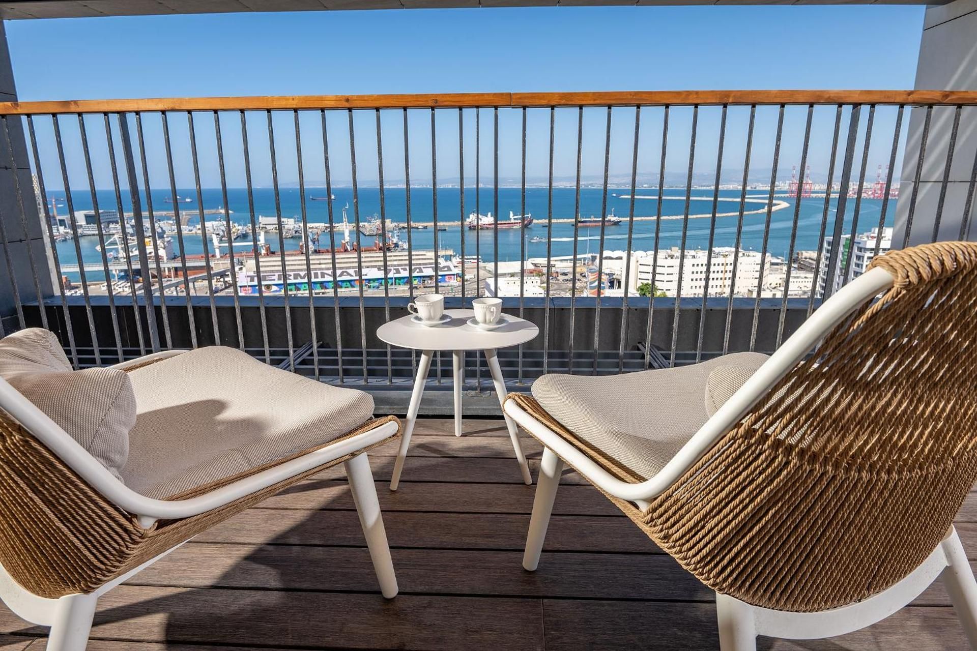 Two-Bedroom Apartment with Balcony and Sea View