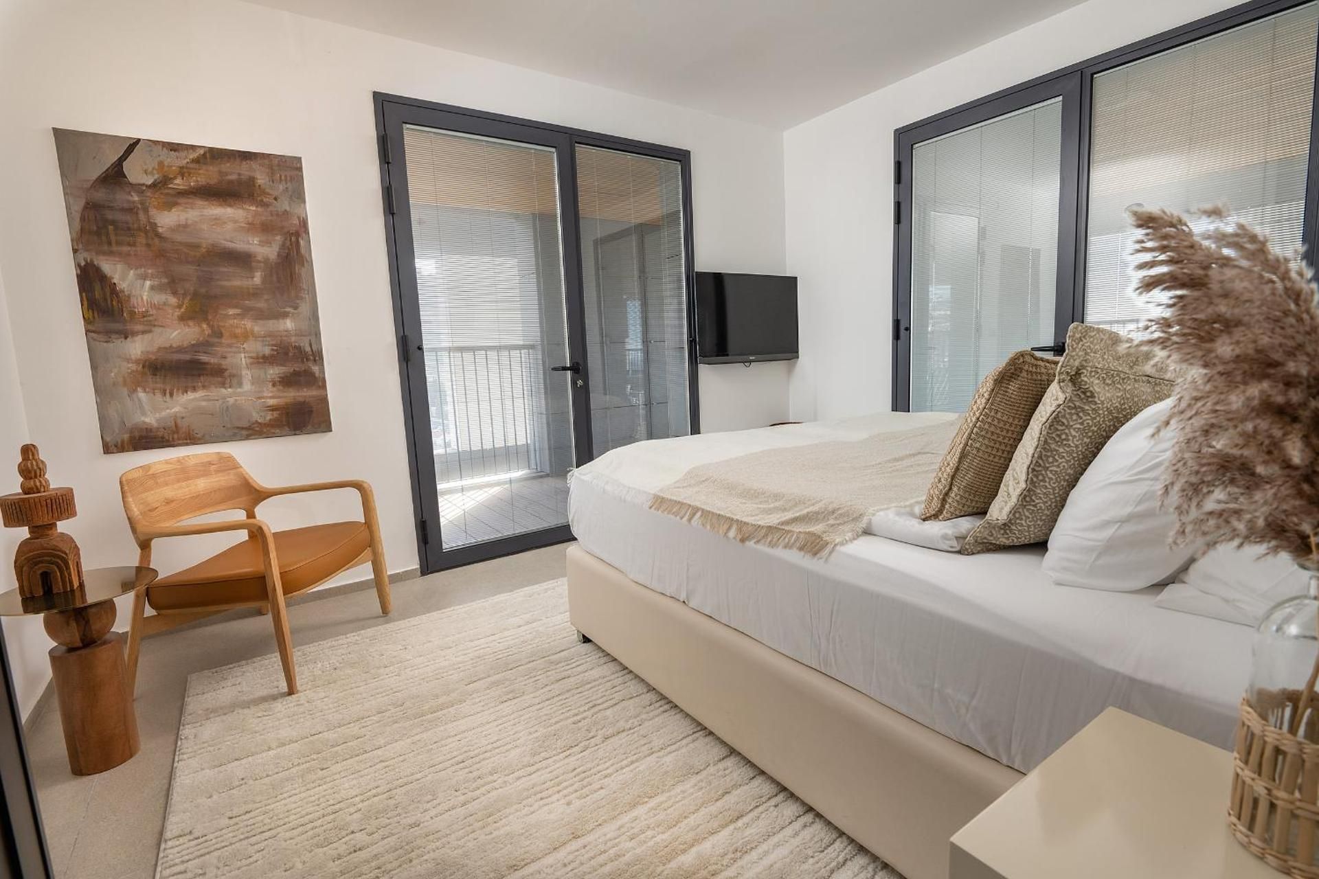 Two Bedroom Apartment with Balcony and Office
