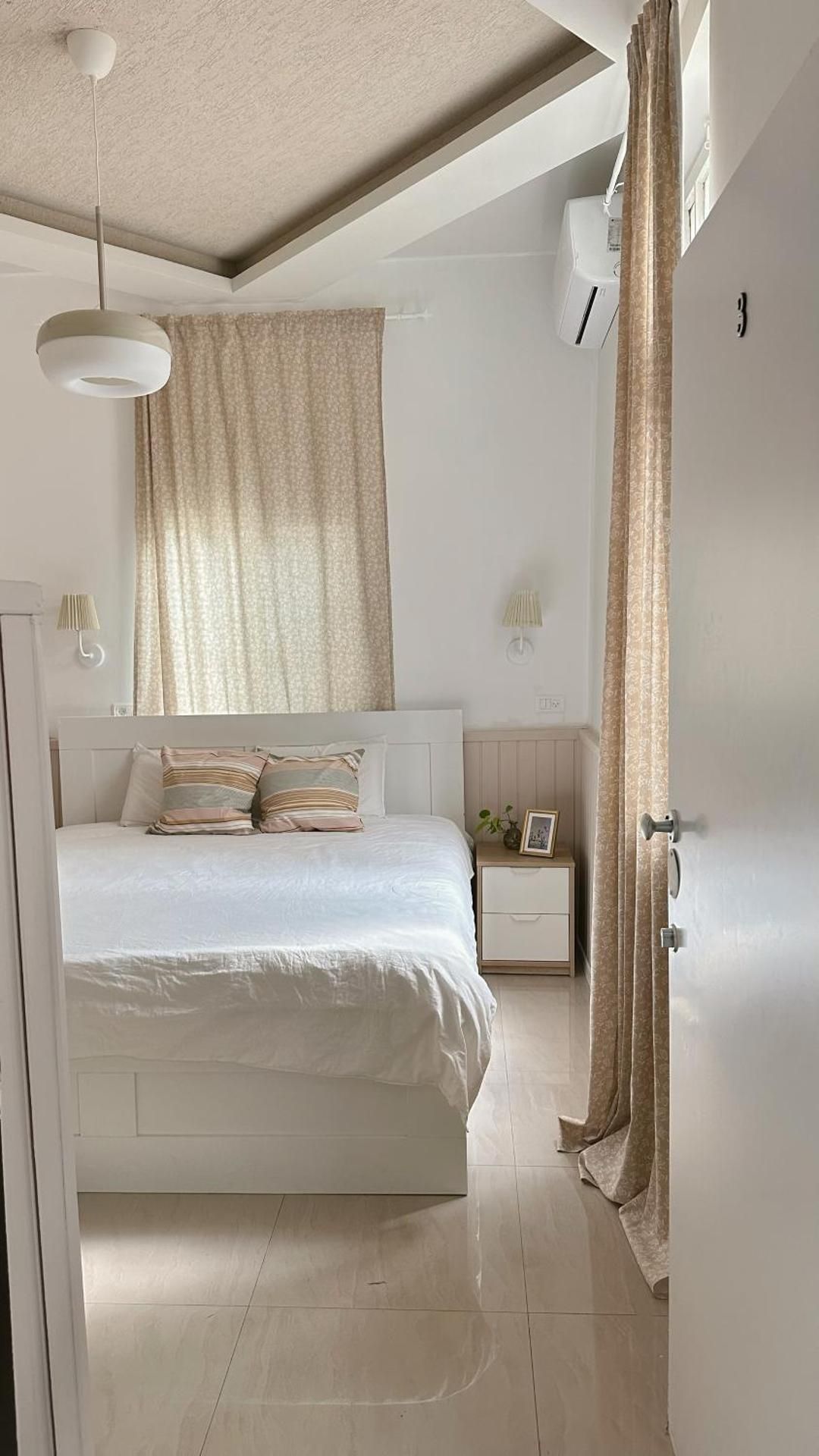 Double Room with Shared Bathroom