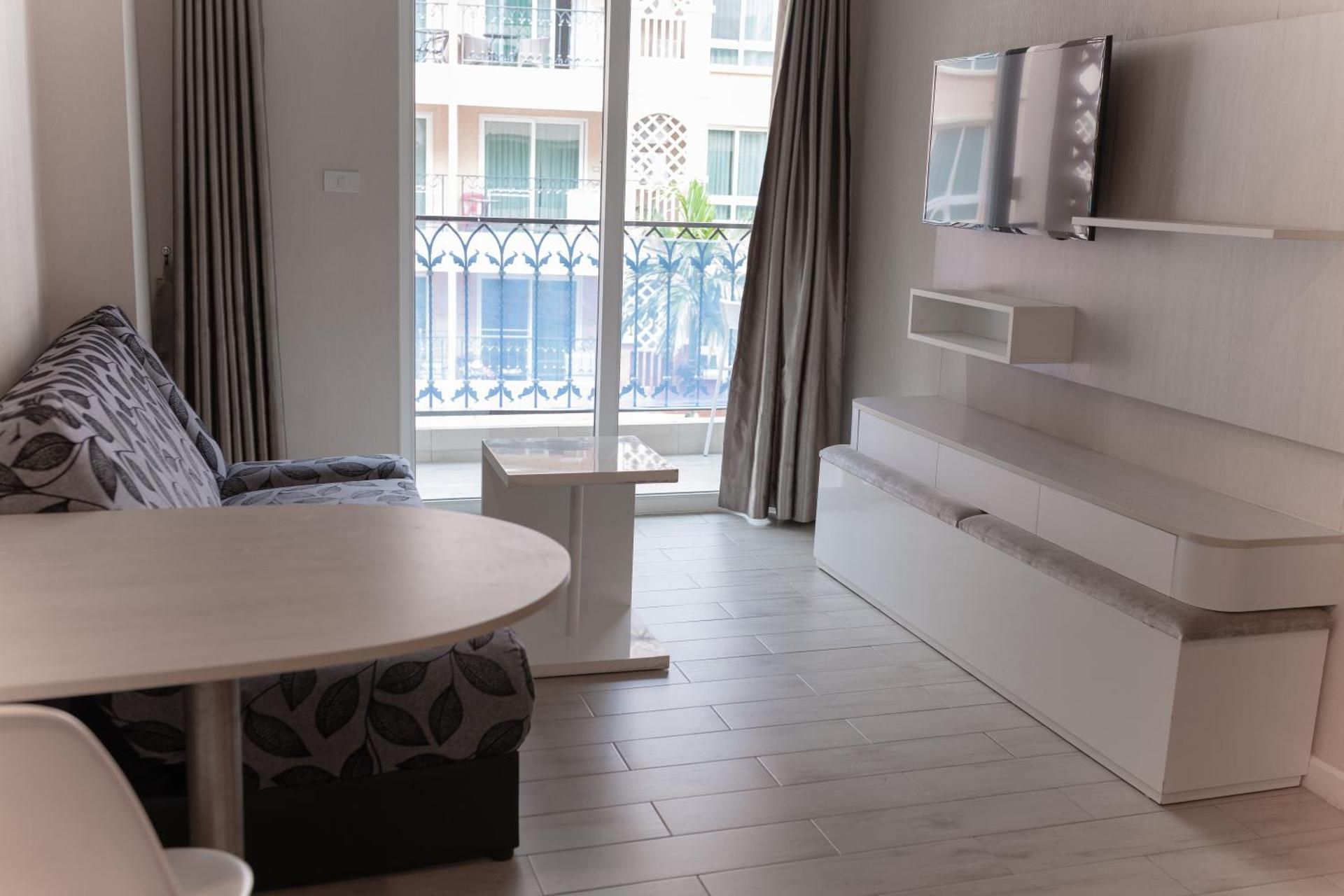 Superior One-Bedroom Apartment with Balcony