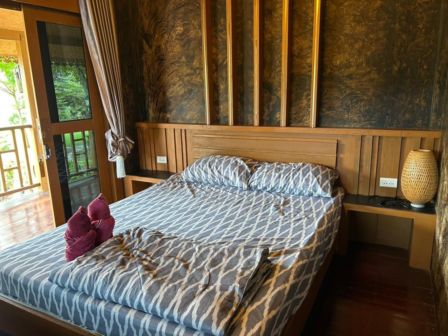 Queen Room with Spa Bath