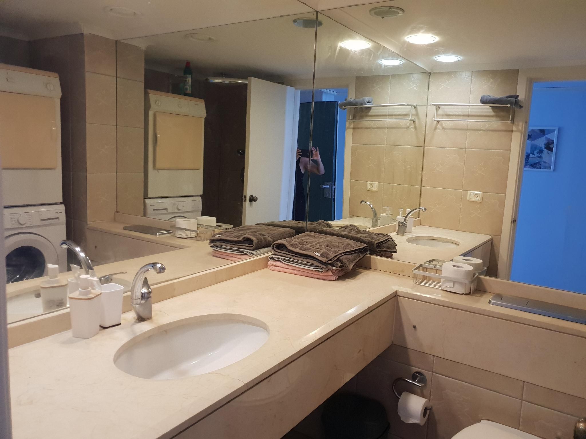 One Bedroom Apartment with Sea View