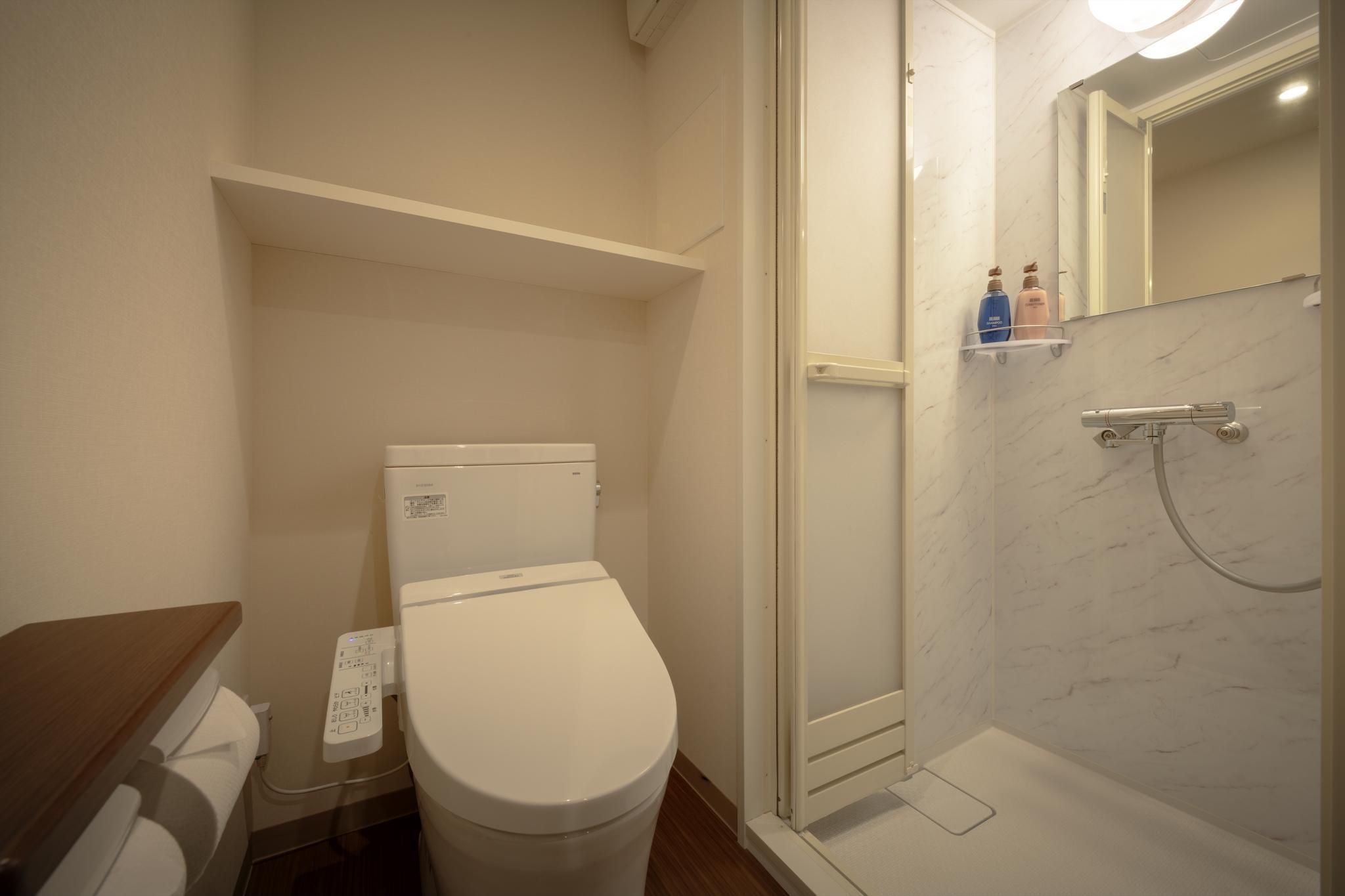 Single Room (1 SemiDouble)