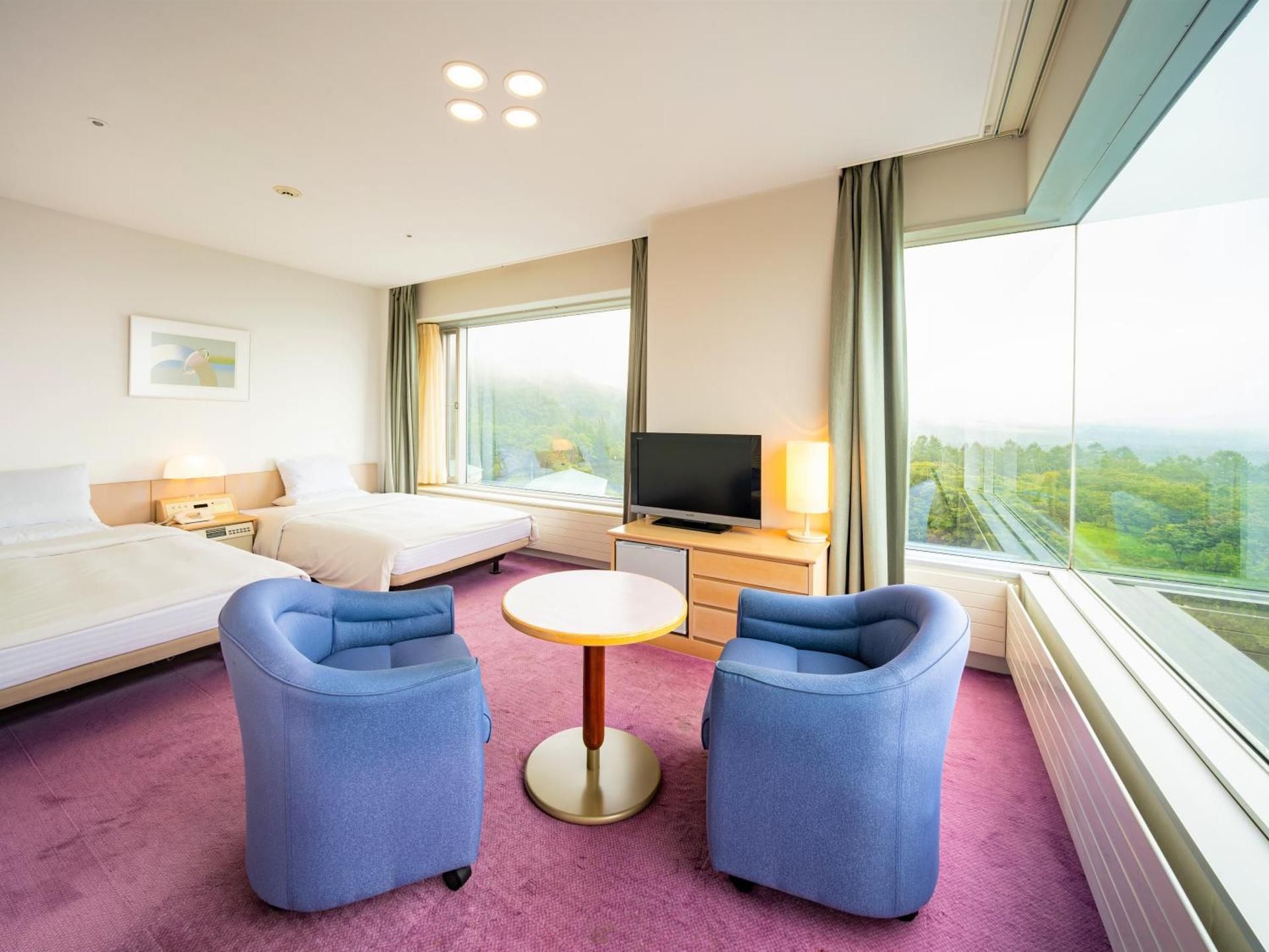 Corner Twin Room