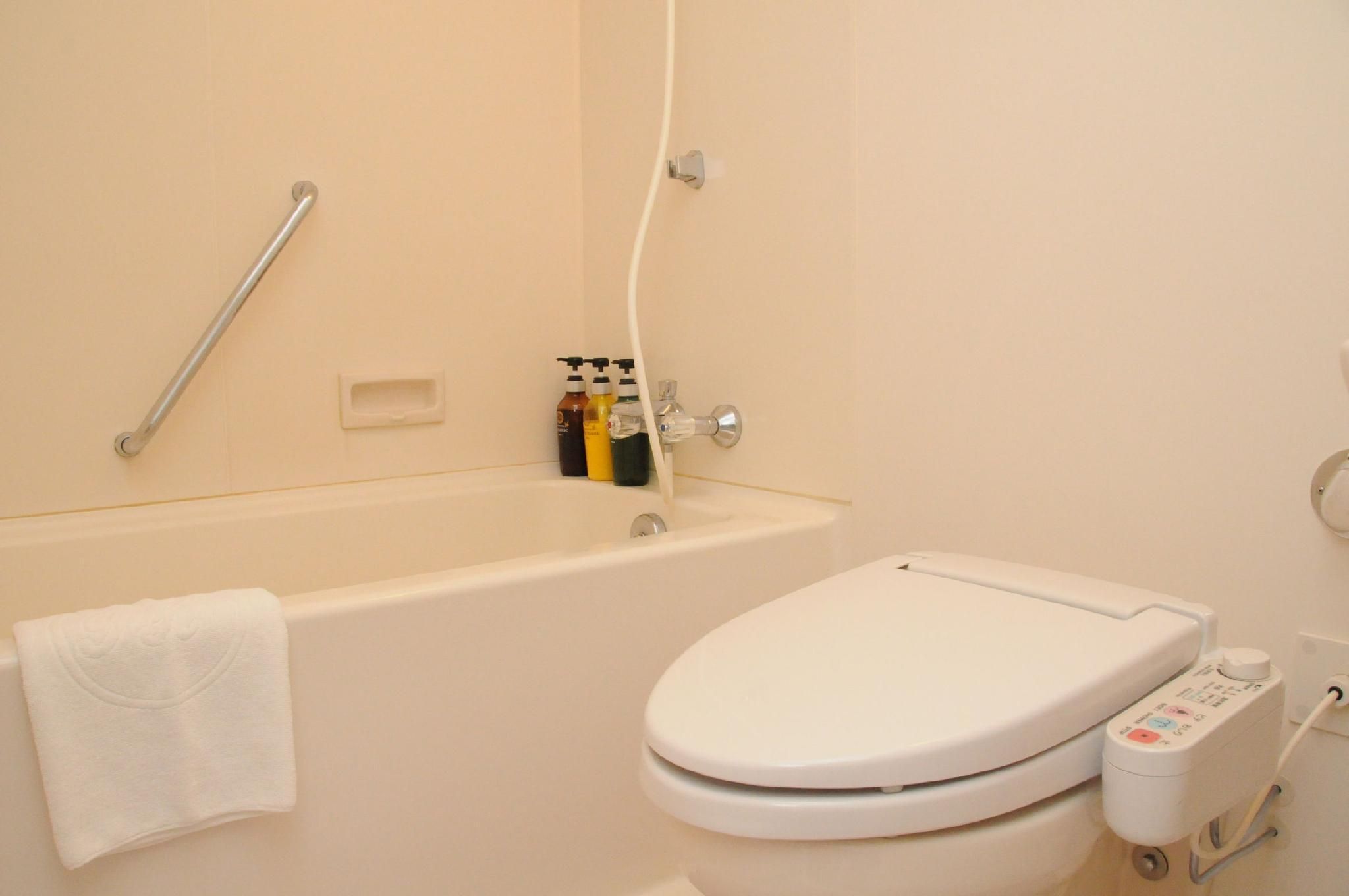 Corner Twin Room