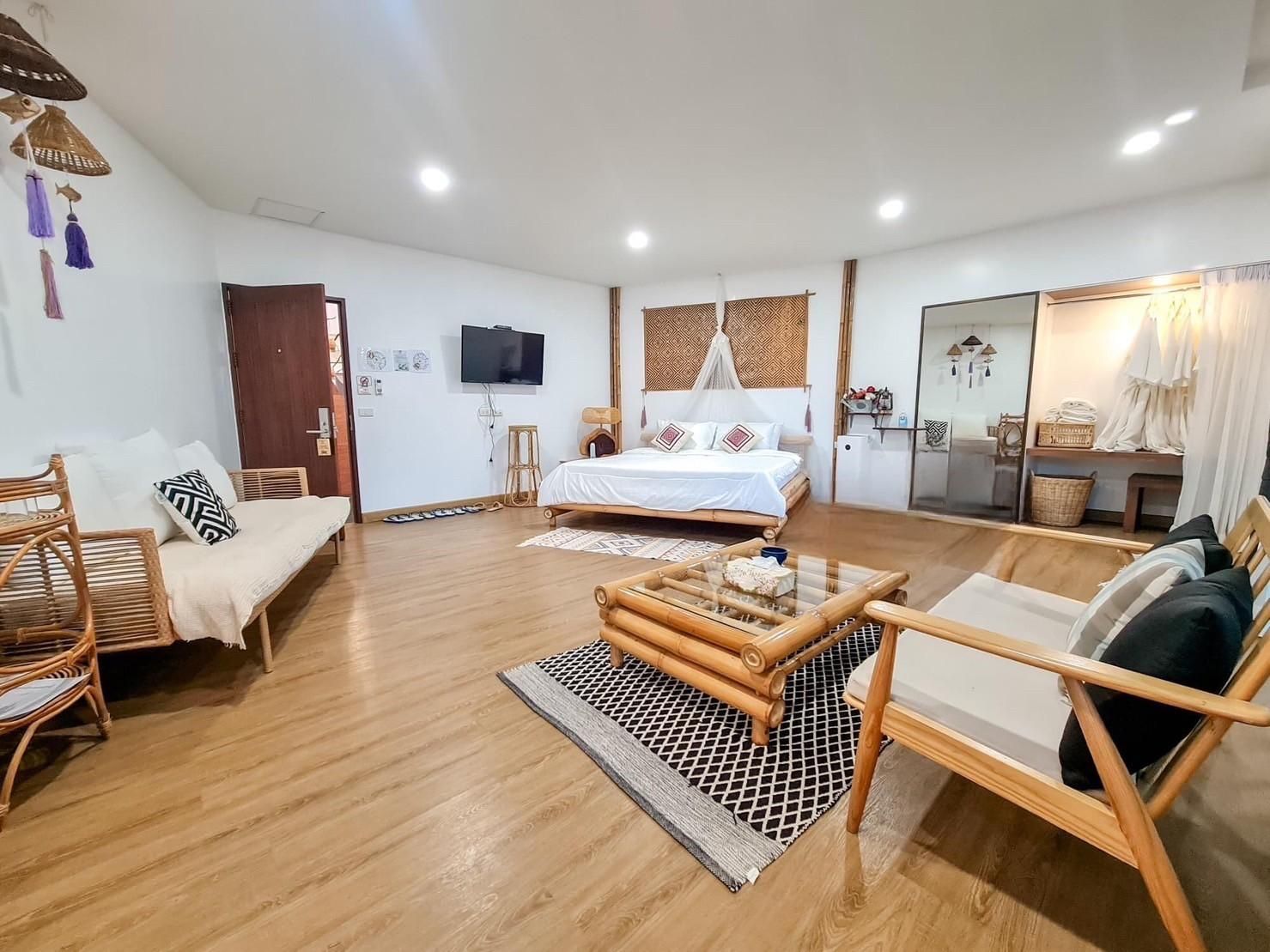 Family Room 101
