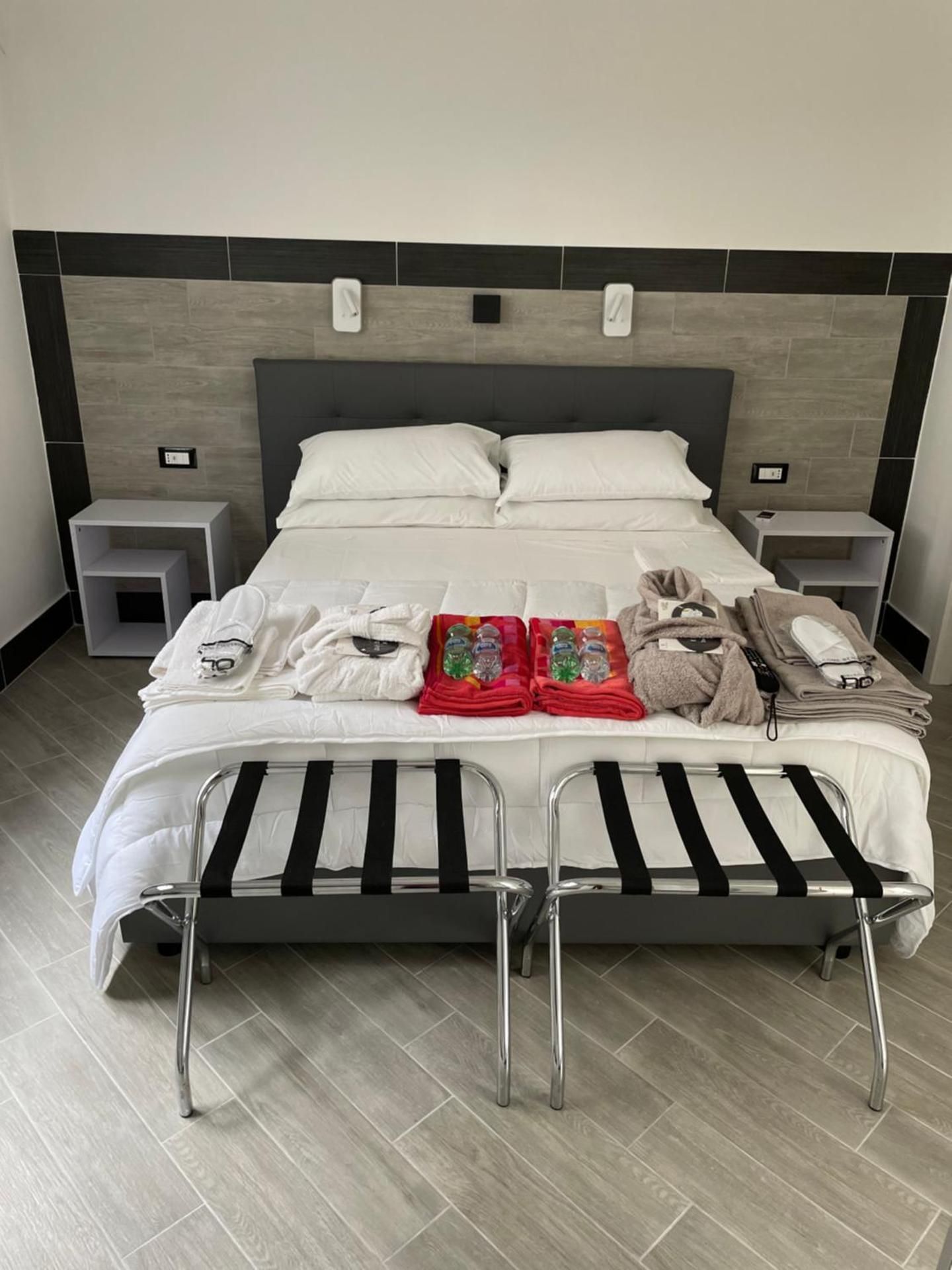 Deluxe Room (2 Adults + 1 Child)