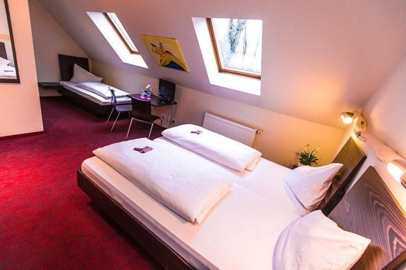 Economy Triple Room