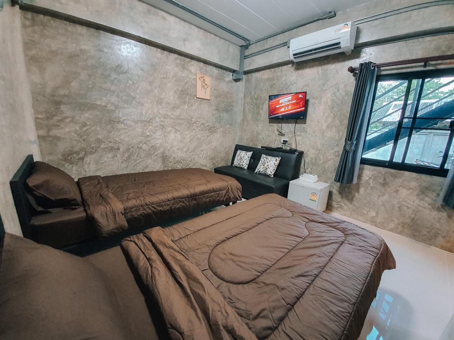 Twin Room with Private Bathroom