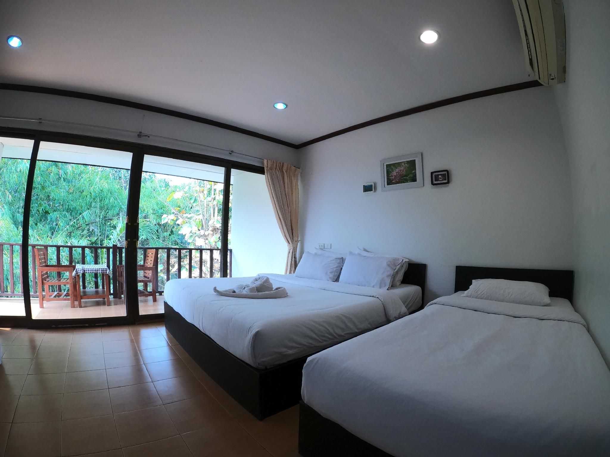 Superior Triple Room with Balcony and Mountain View