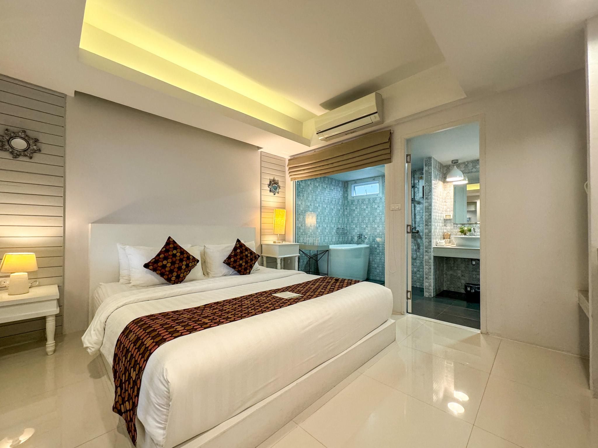 Deluxe Double Bed