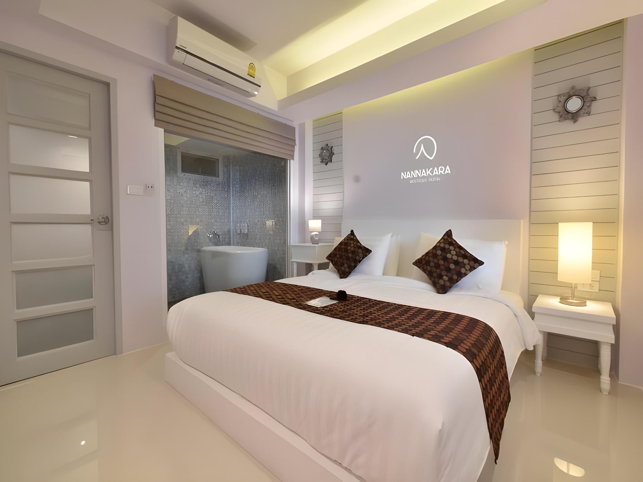 Deluxe Double Bed