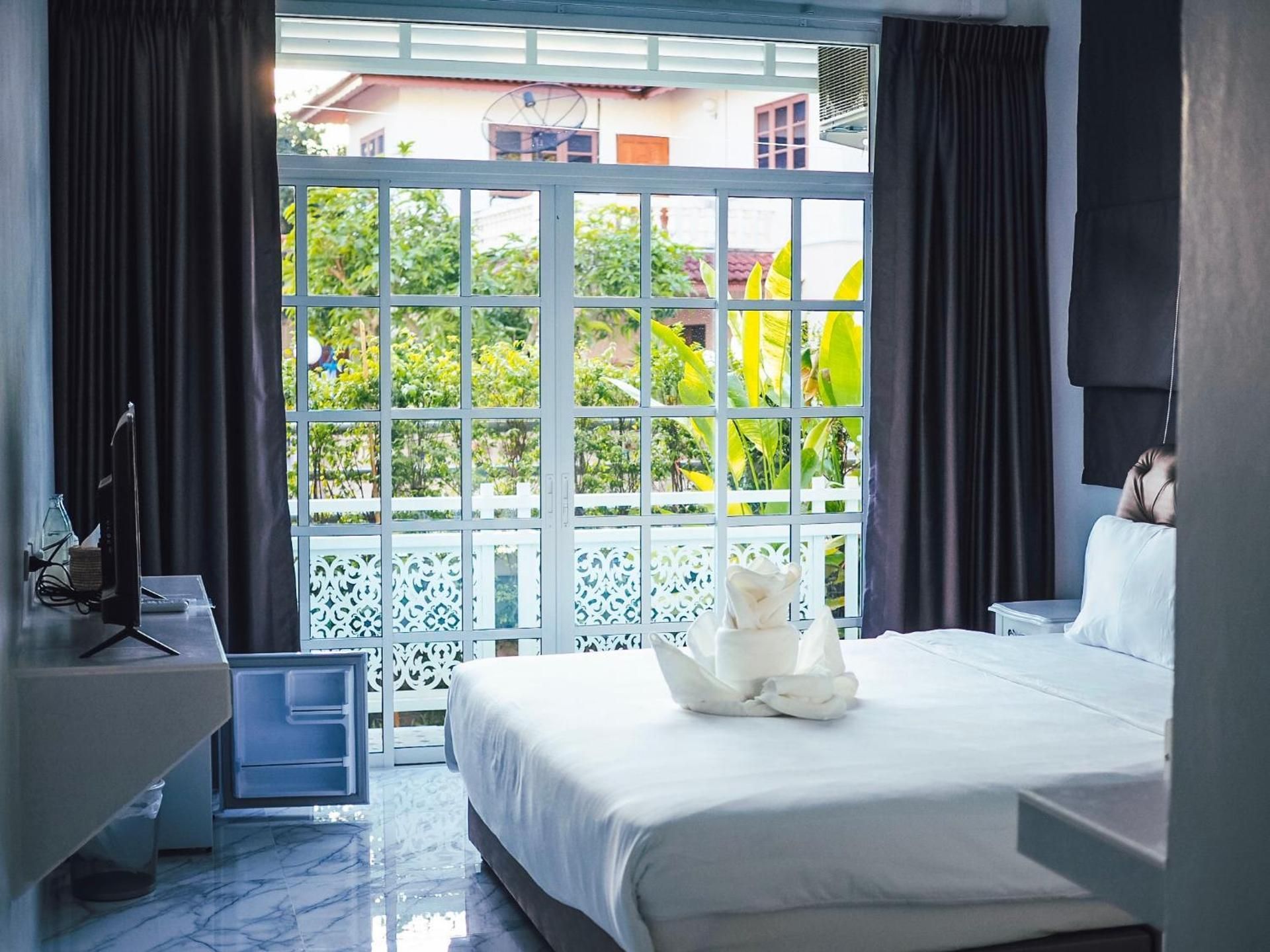 Queen Room with Balcony