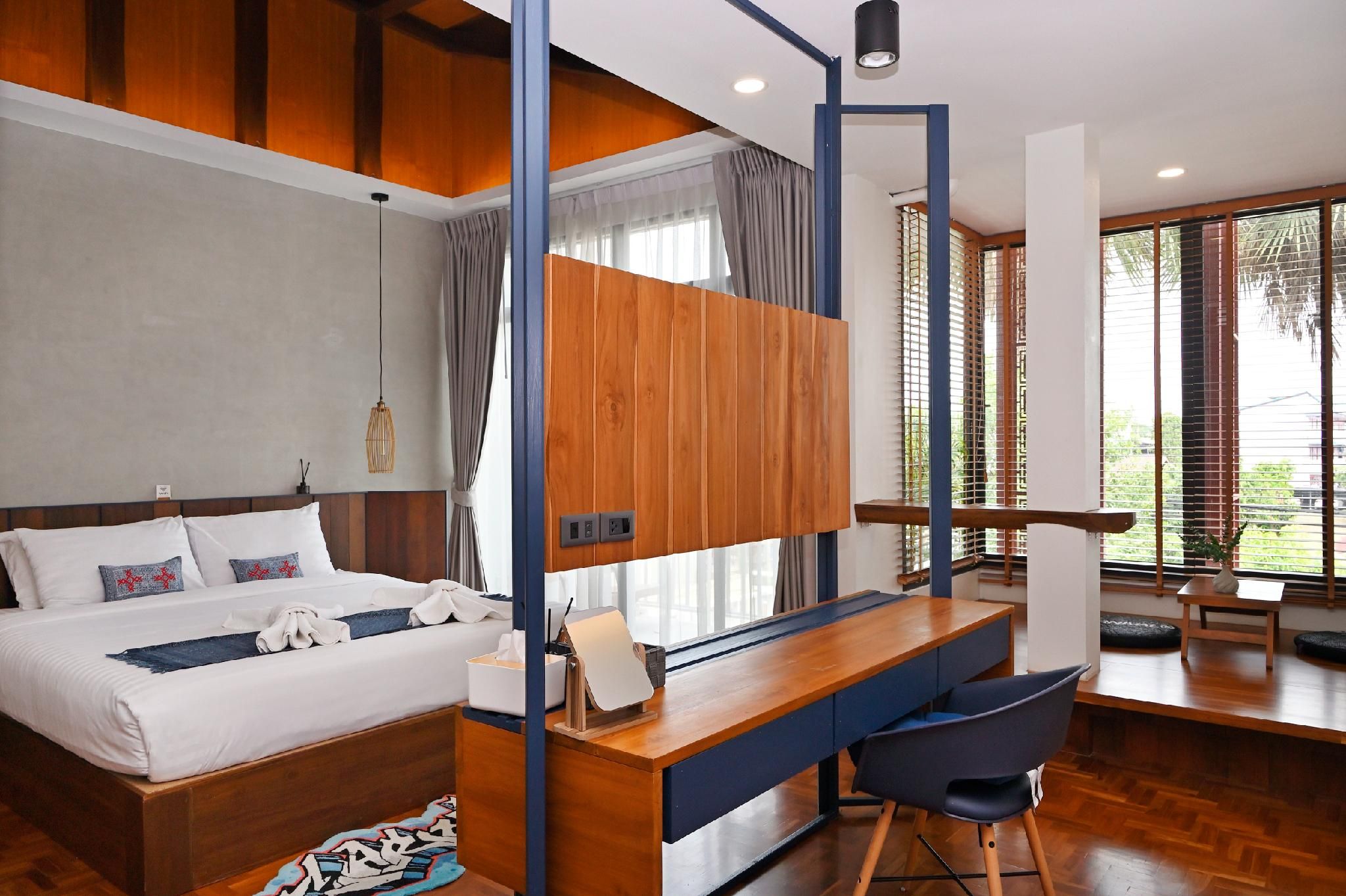 Deluxe Suite with Garden